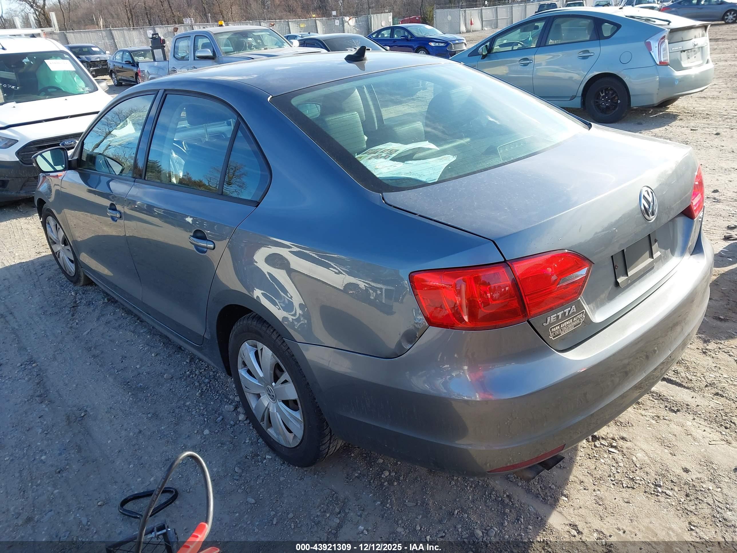VOLKSWAGEN JETTA image 3