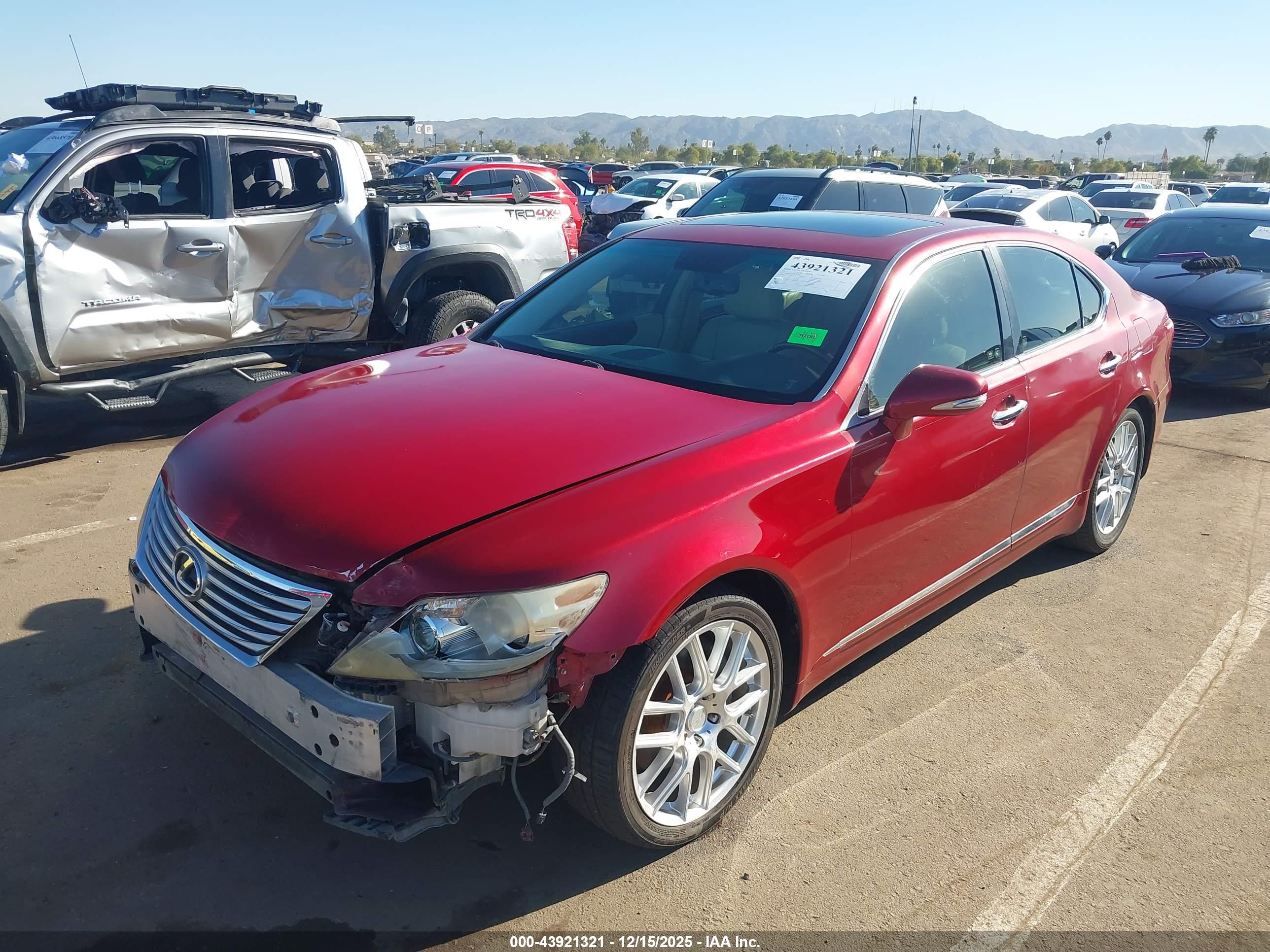 LEXUS LS image 2