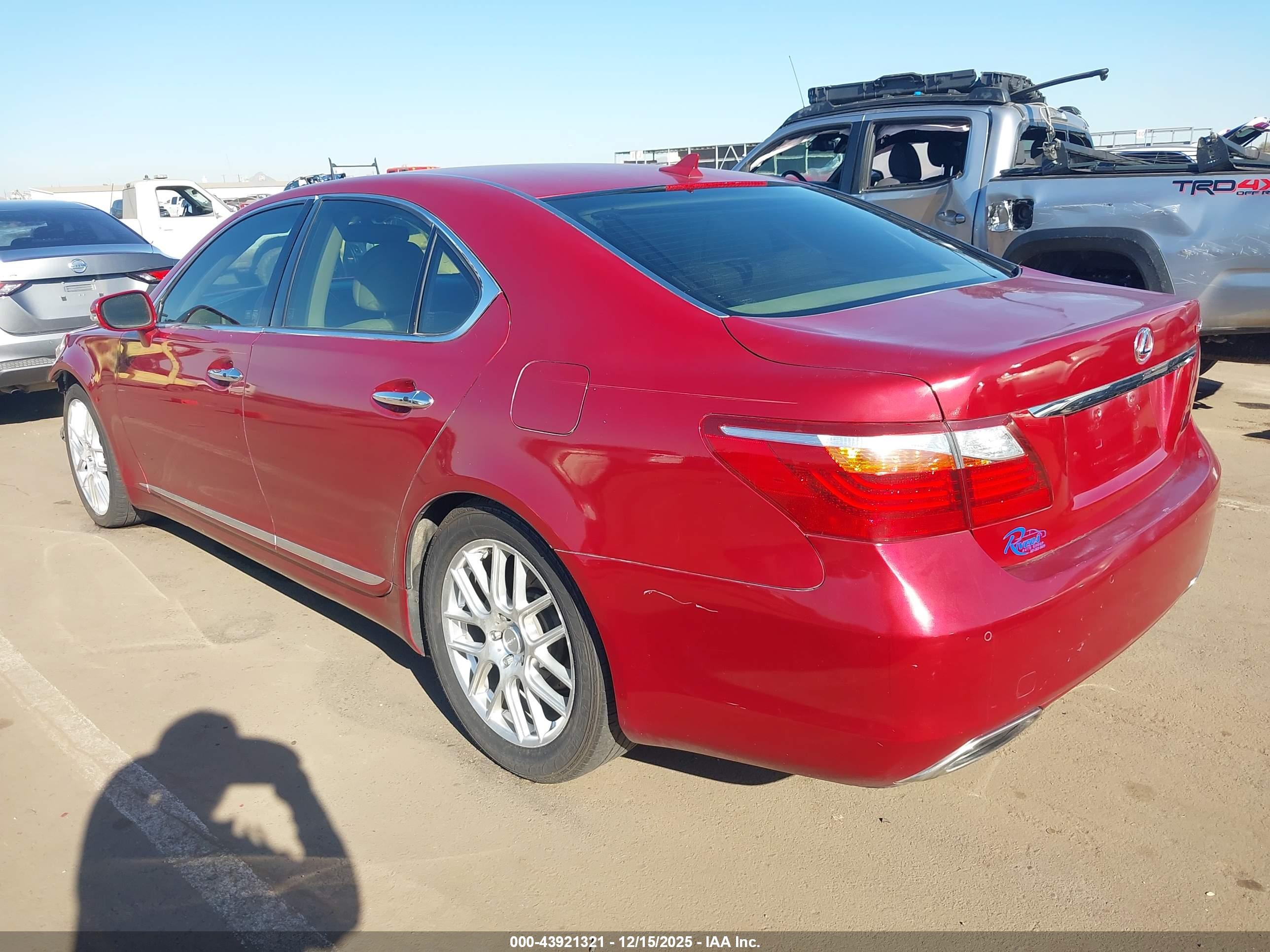 LEXUS LS image 3