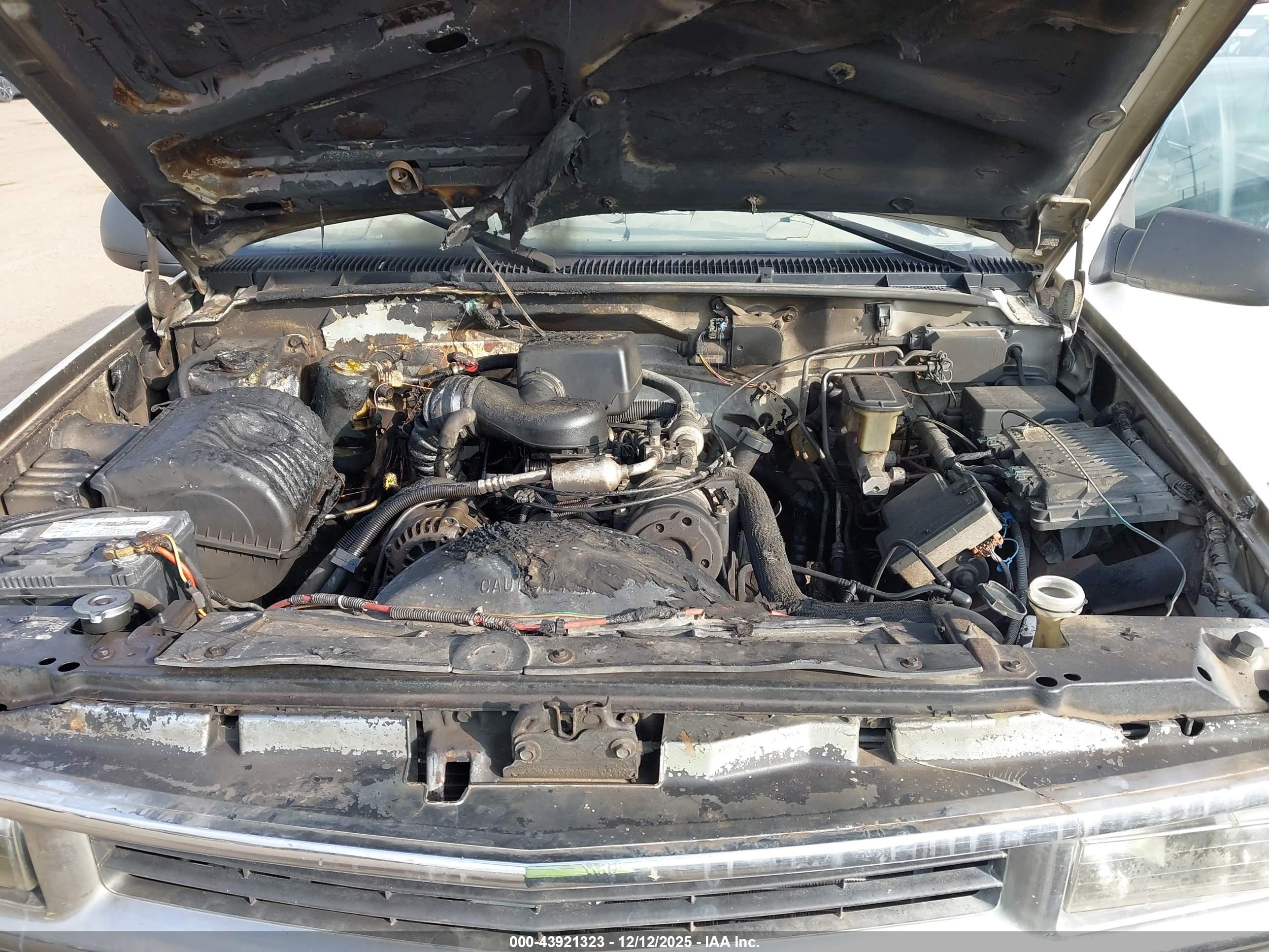 CHEVROLET C3500 image 10