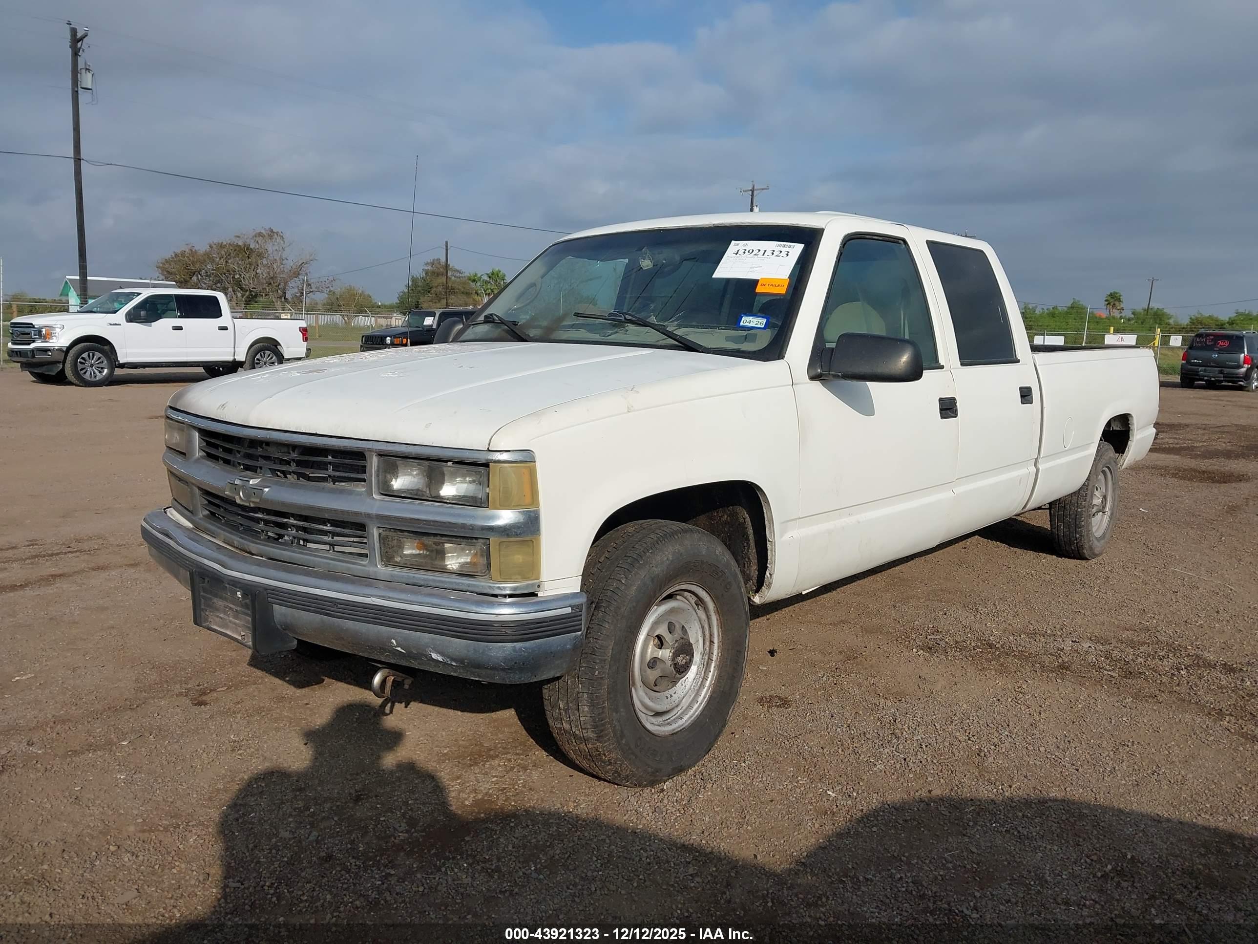 CHEVROLET C3500 image 2