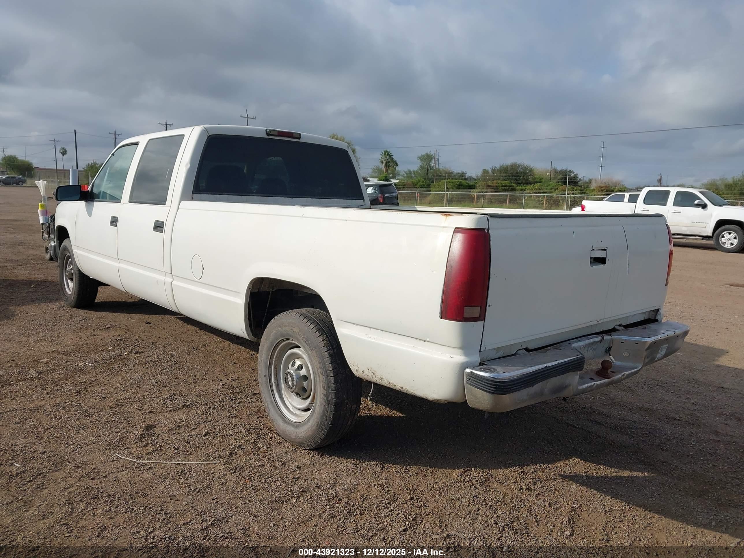 CHEVROLET C3500 image 3