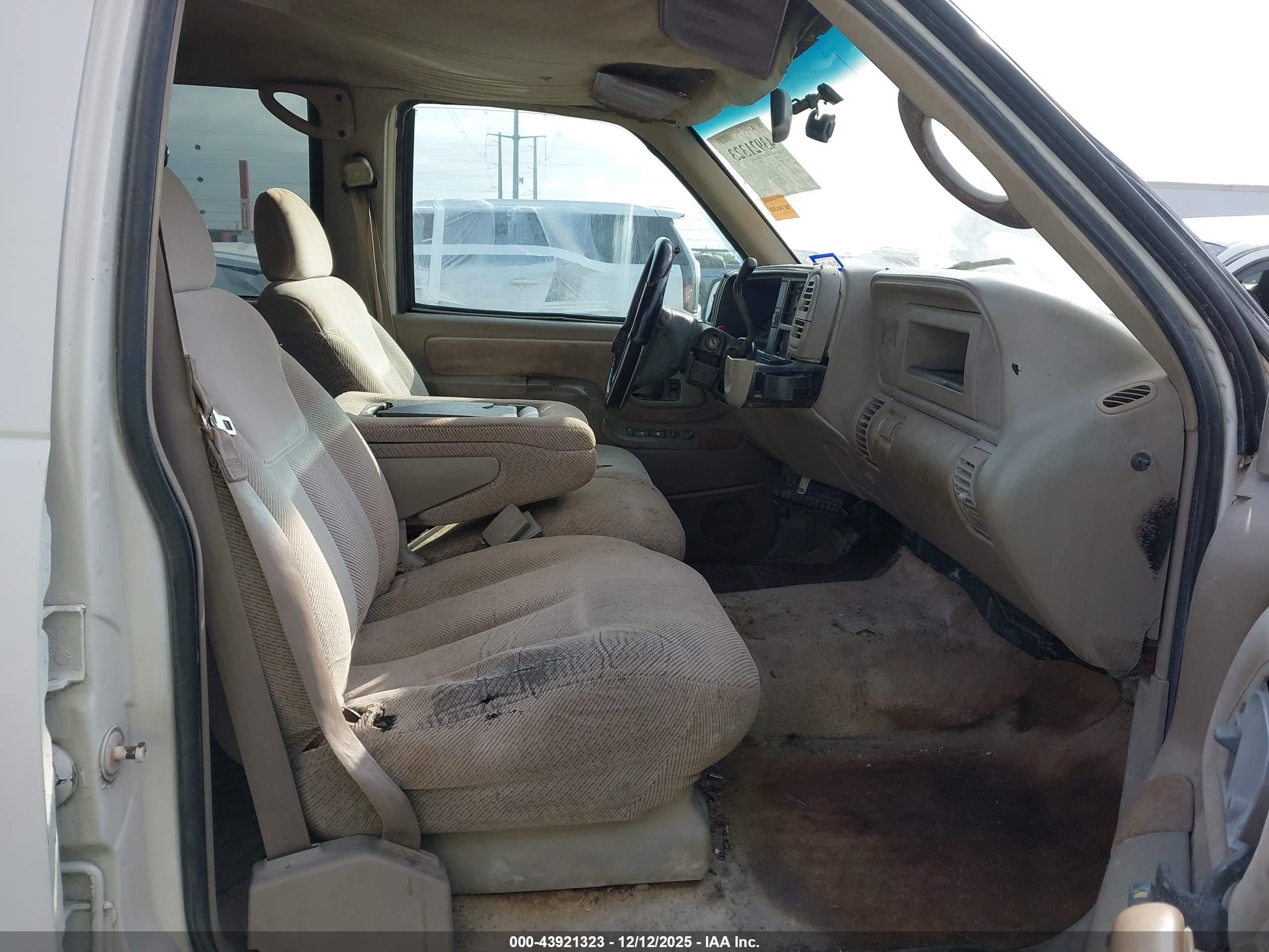 CHEVROLET C3500 image 5