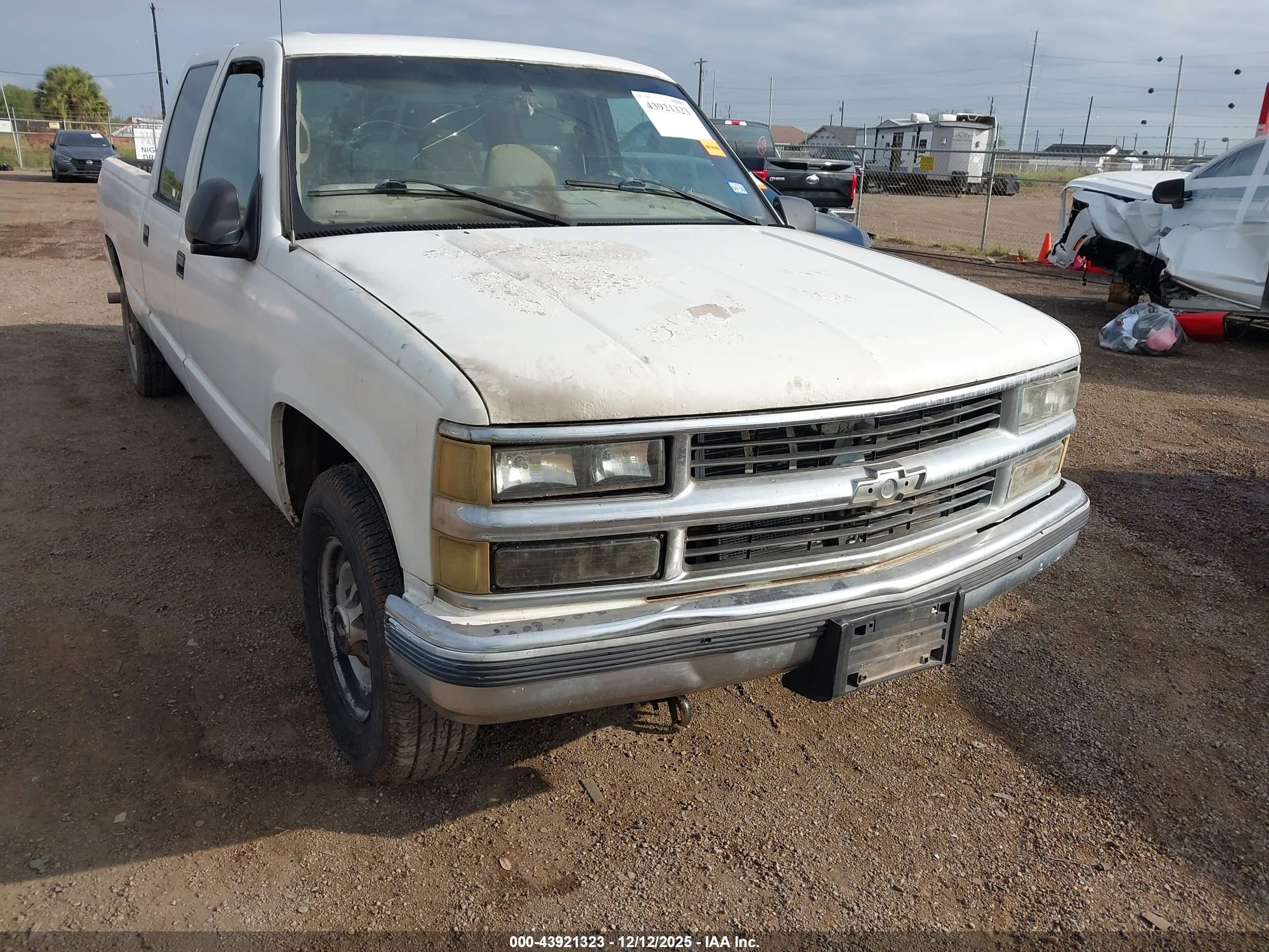CHEVROLET C3500 image 6