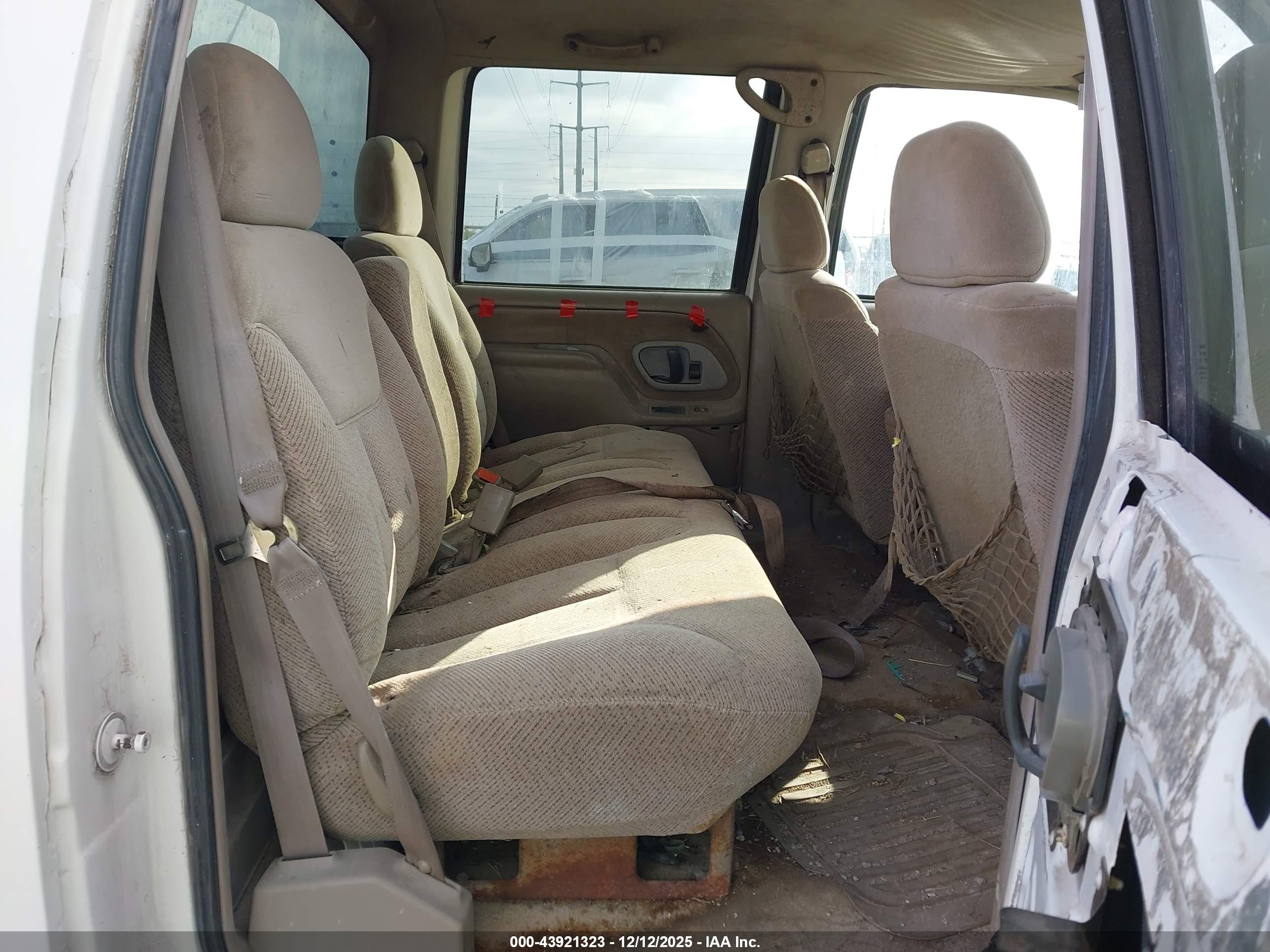 CHEVROLET C3500 image 8
