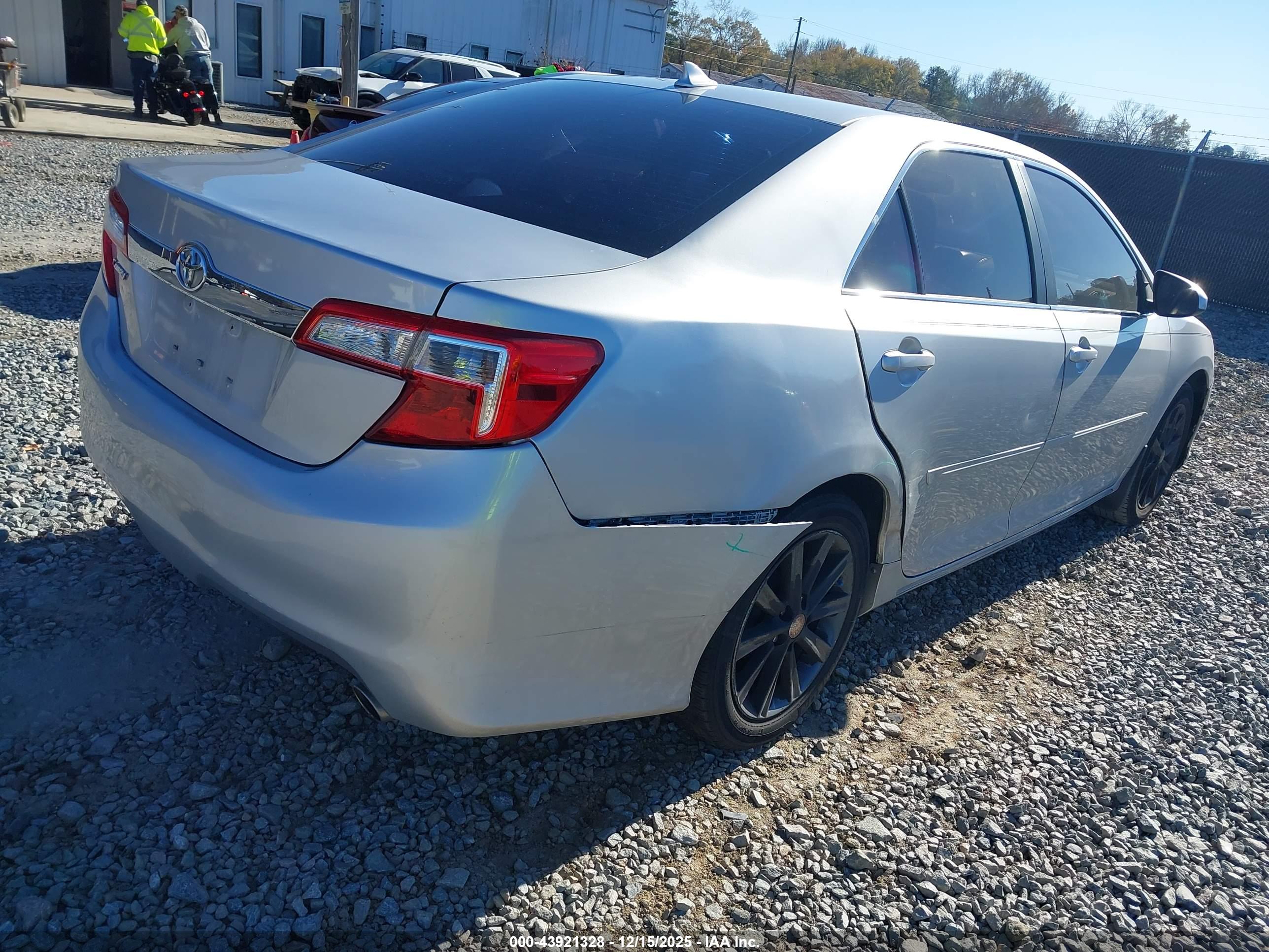 TOYOTA CAMRY image 4