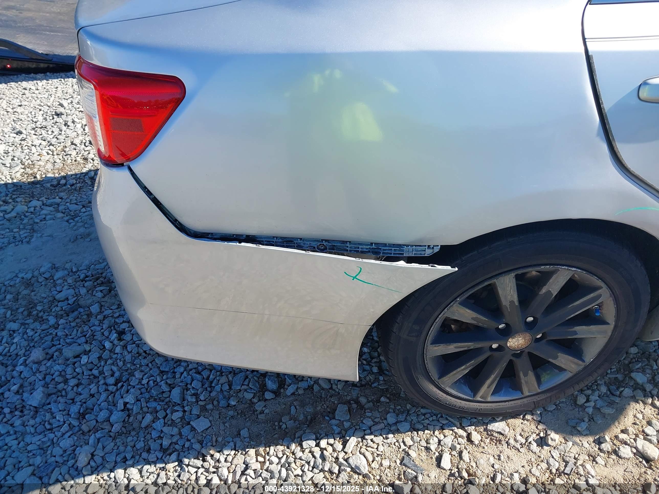 TOYOTA CAMRY image 6