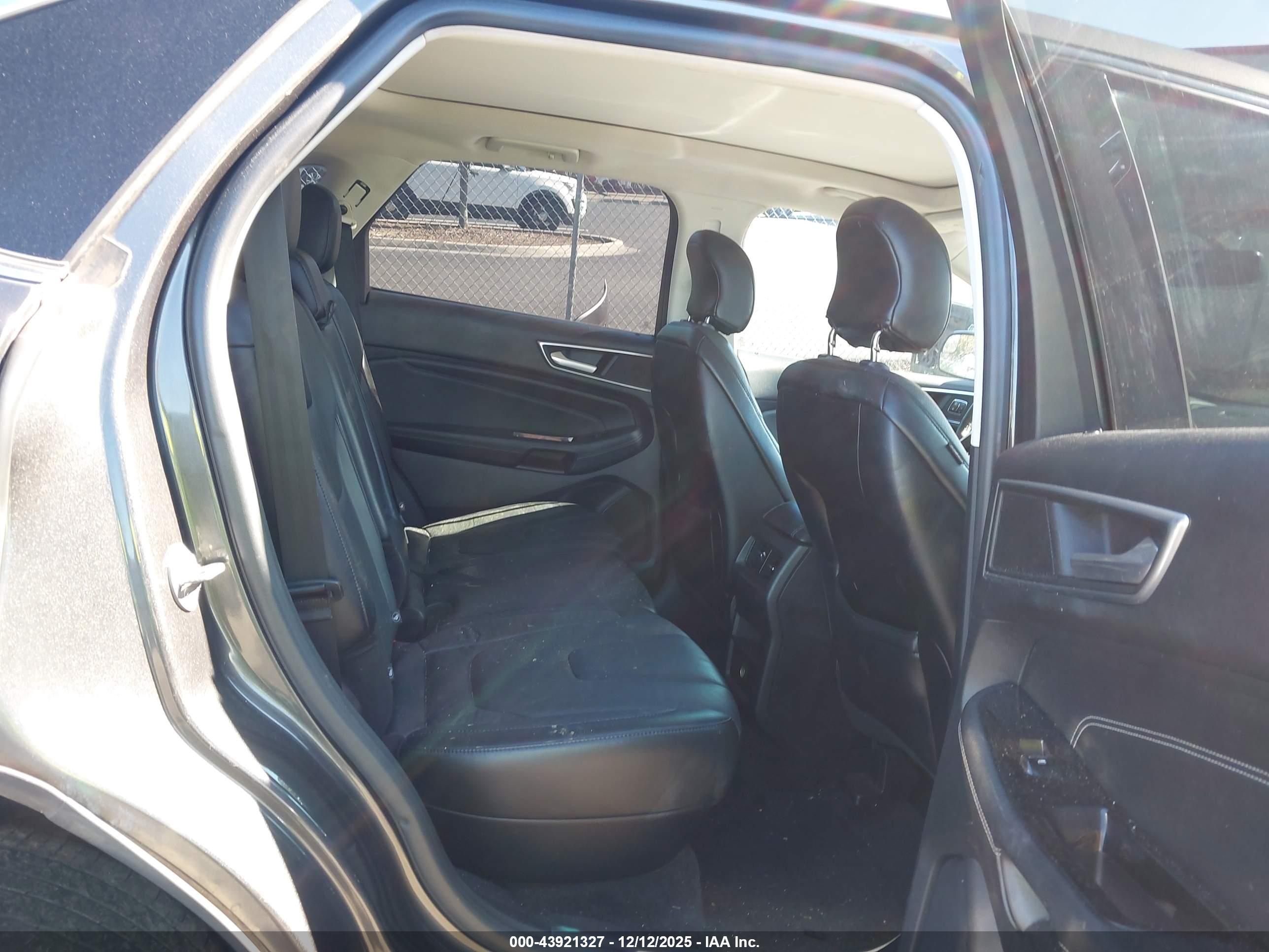 FORD EDGE image 8