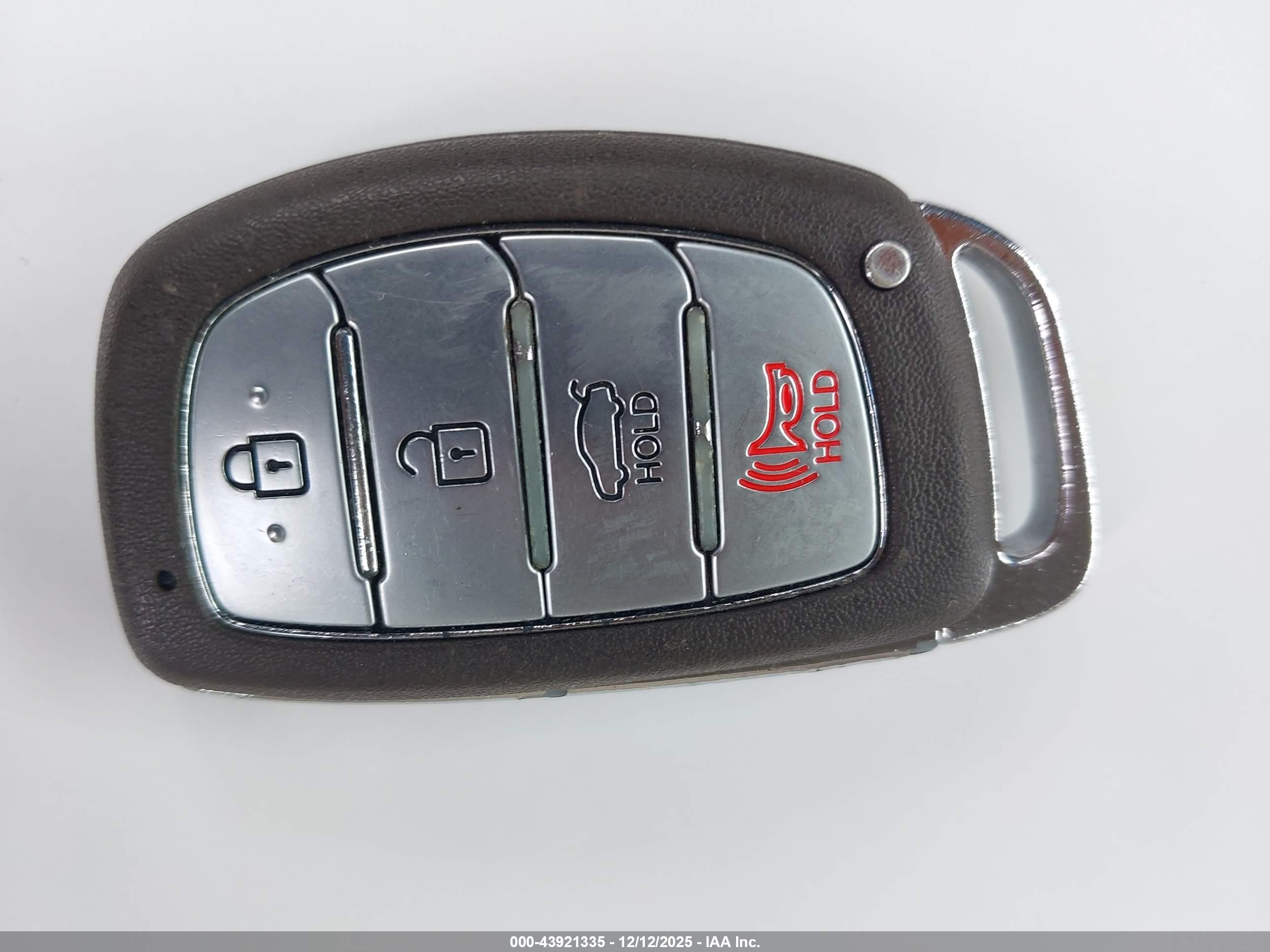 HYUNDAI ELANTRA image 11