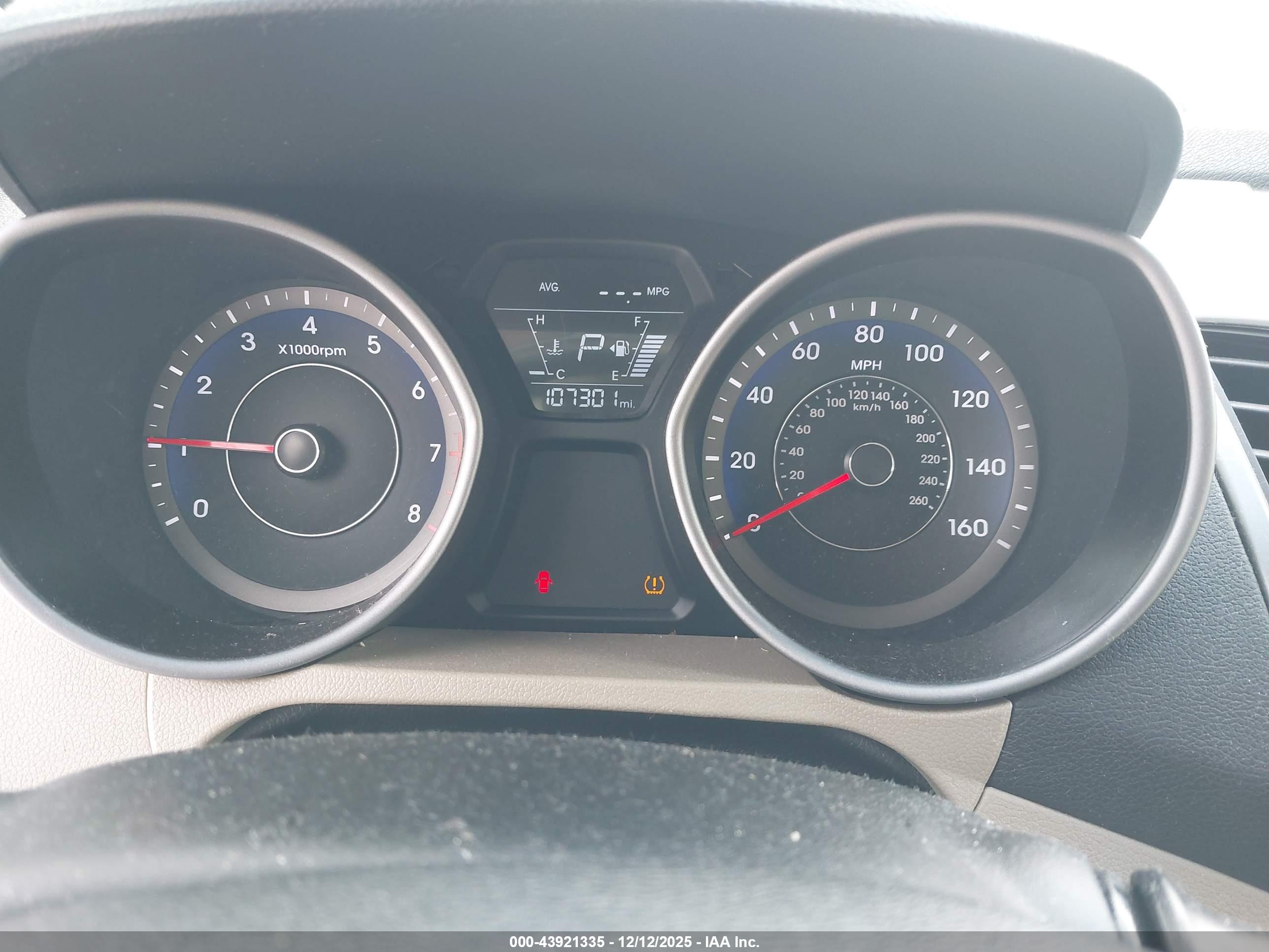 HYUNDAI ELANTRA image 7
