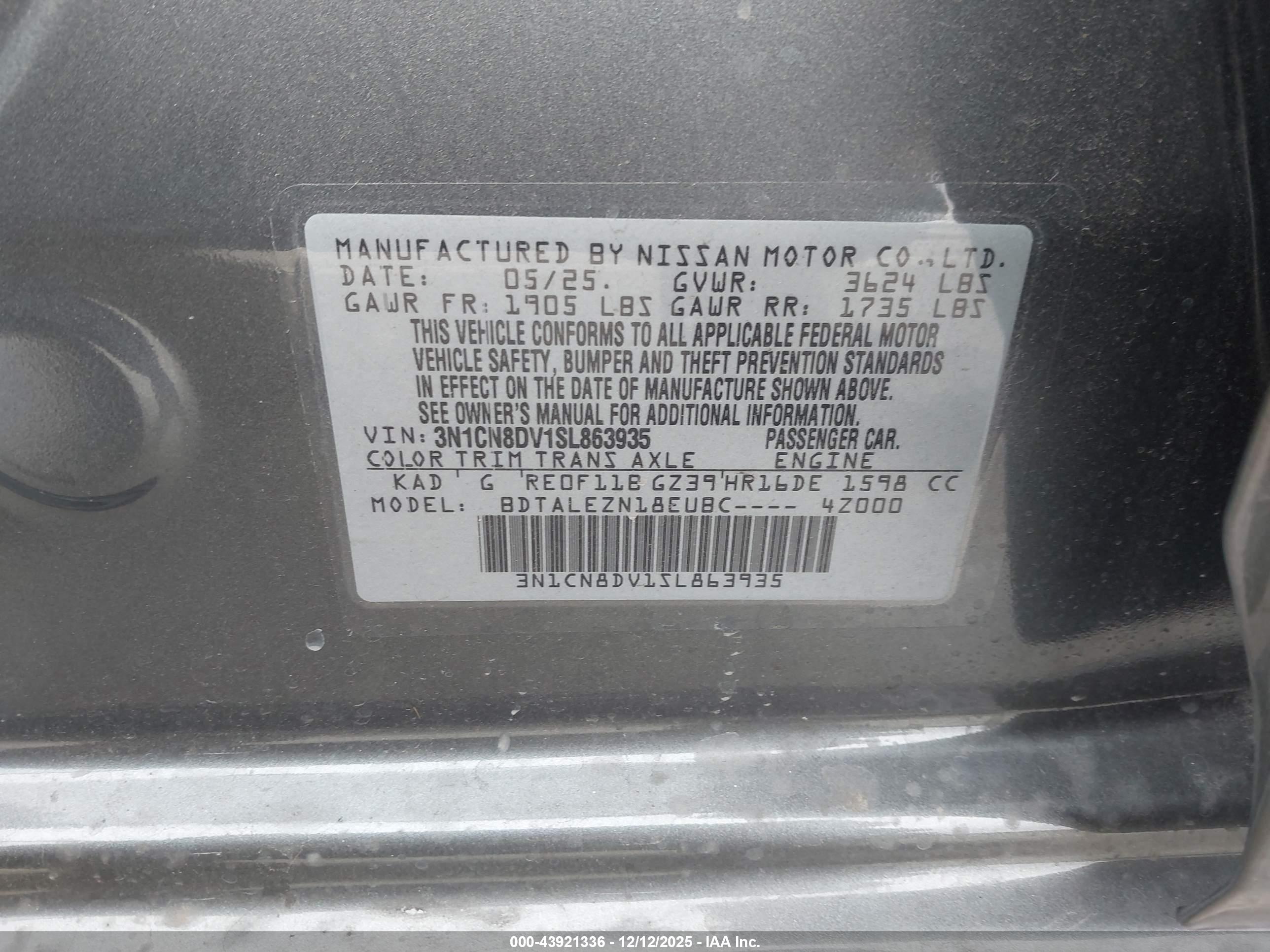 NISSAN VERSA image 9