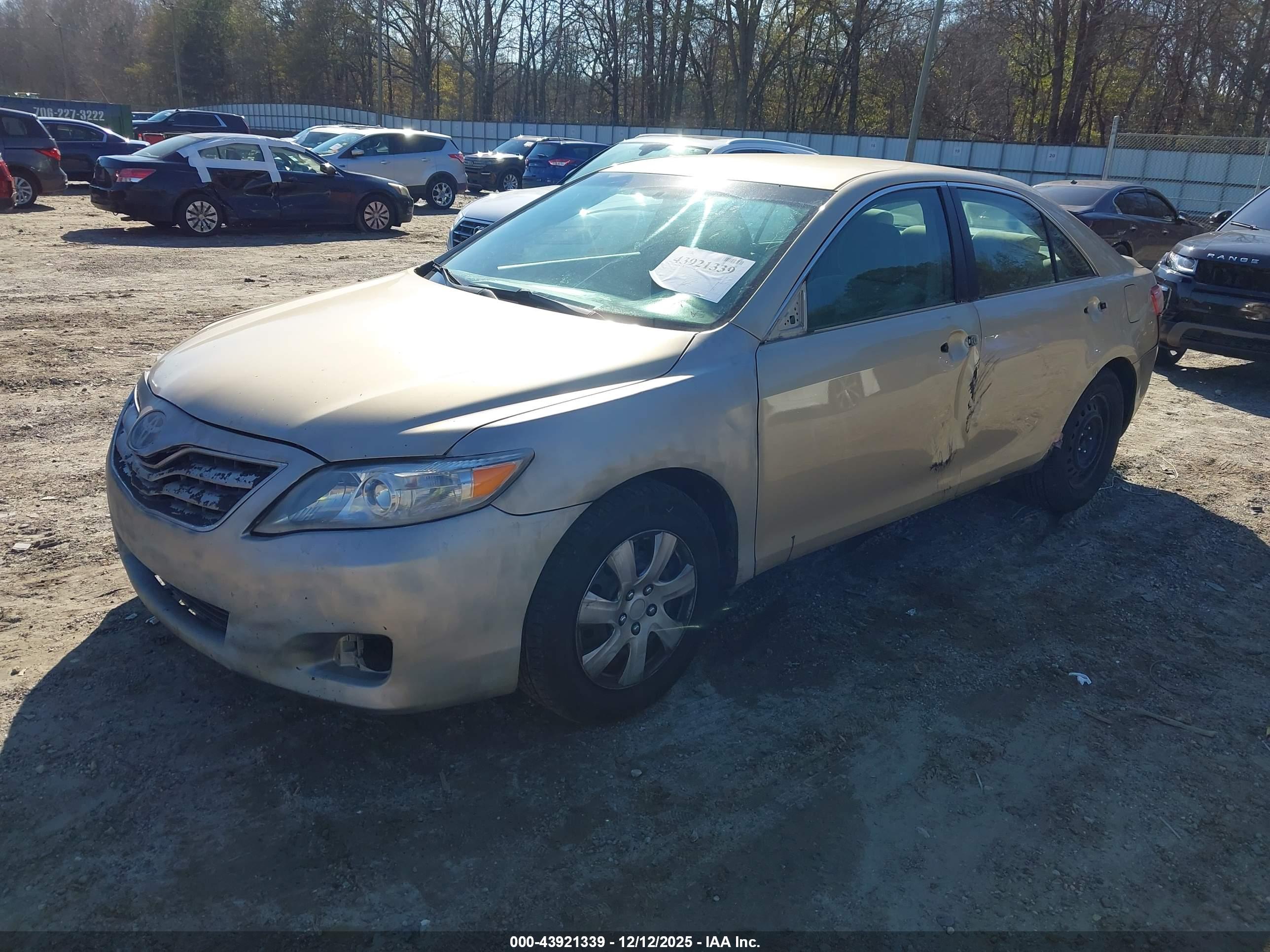 TOYOTA CAMRY image 2