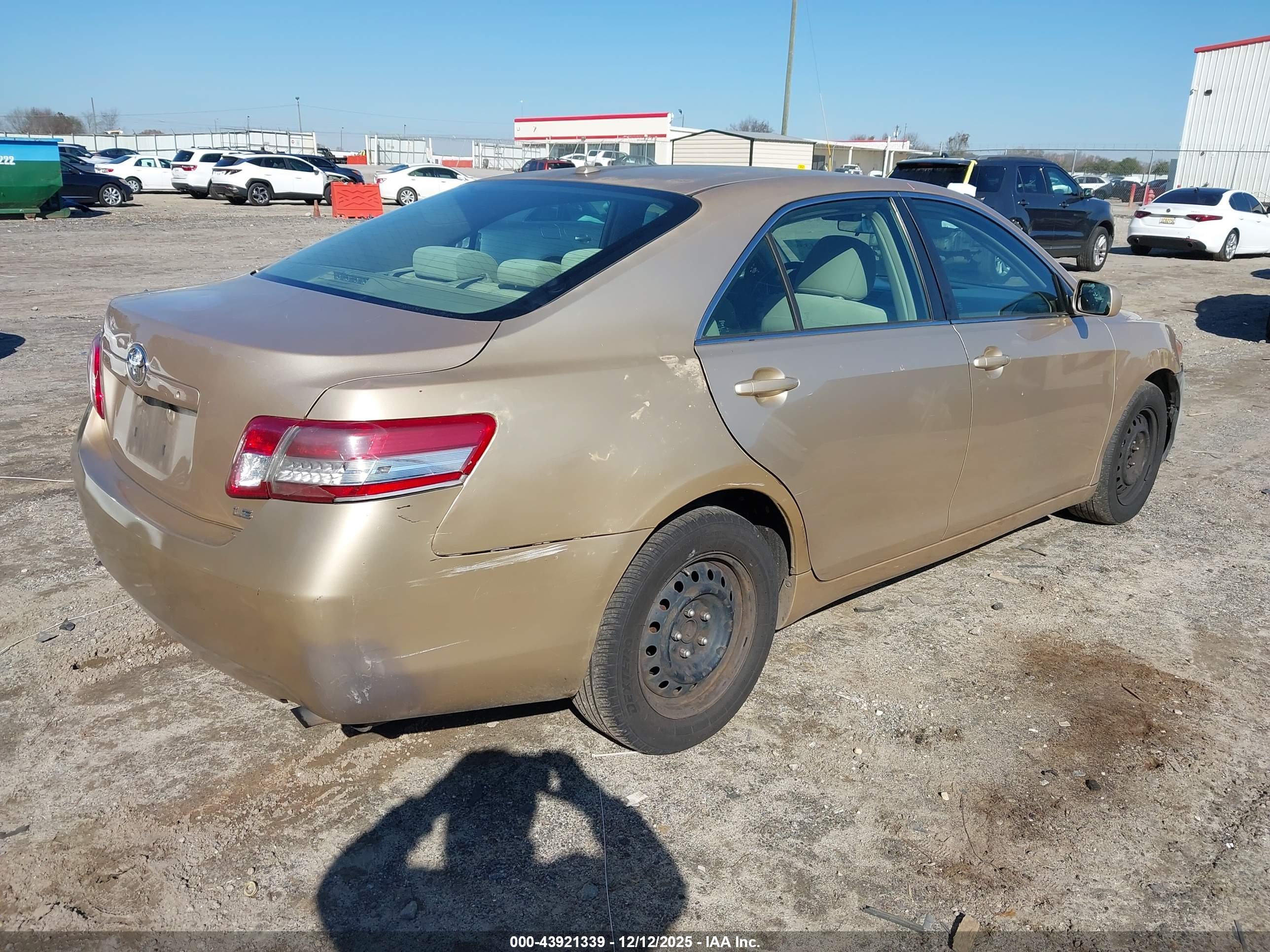 TOYOTA CAMRY image 4