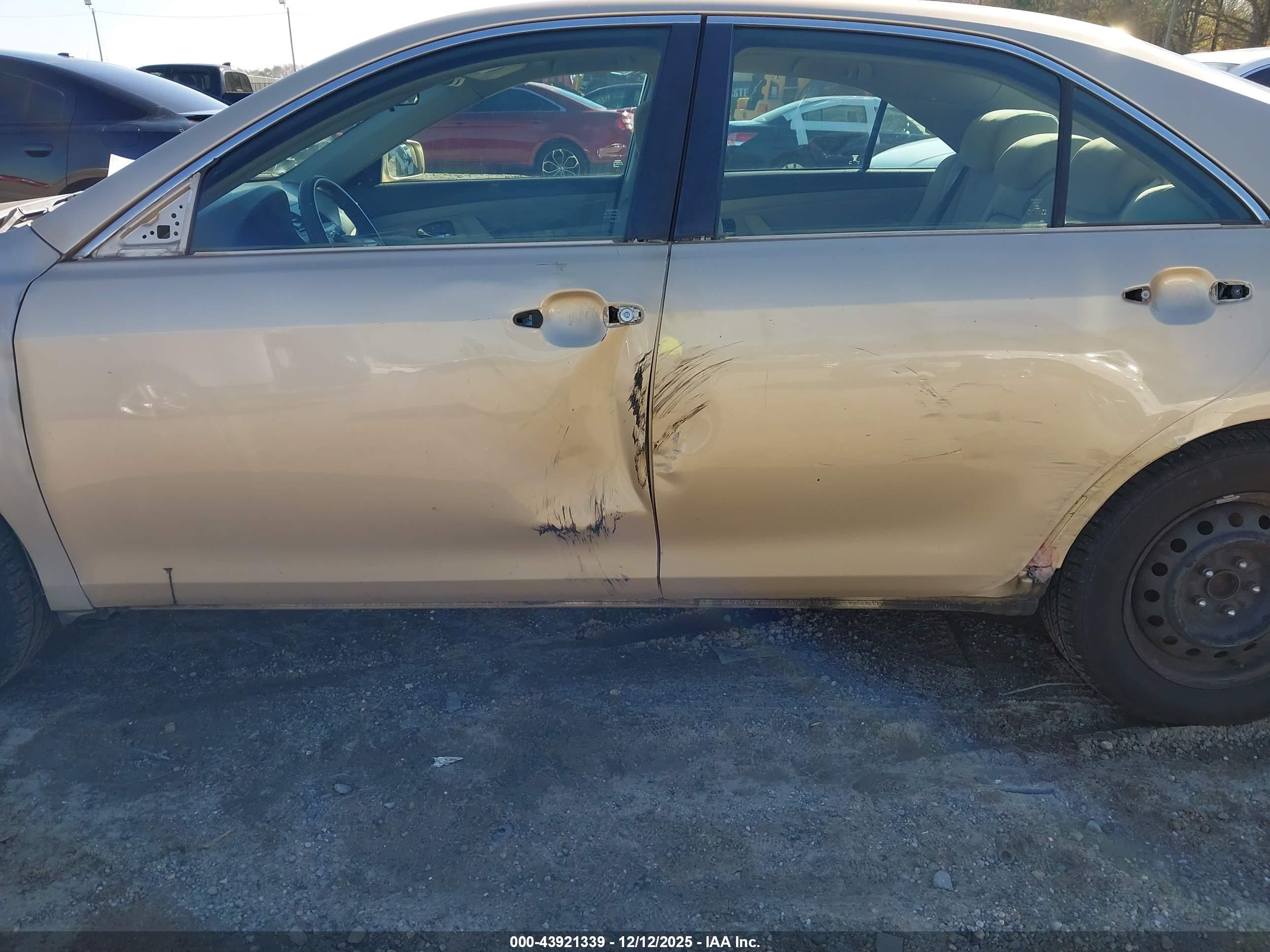 TOYOTA CAMRY image 6