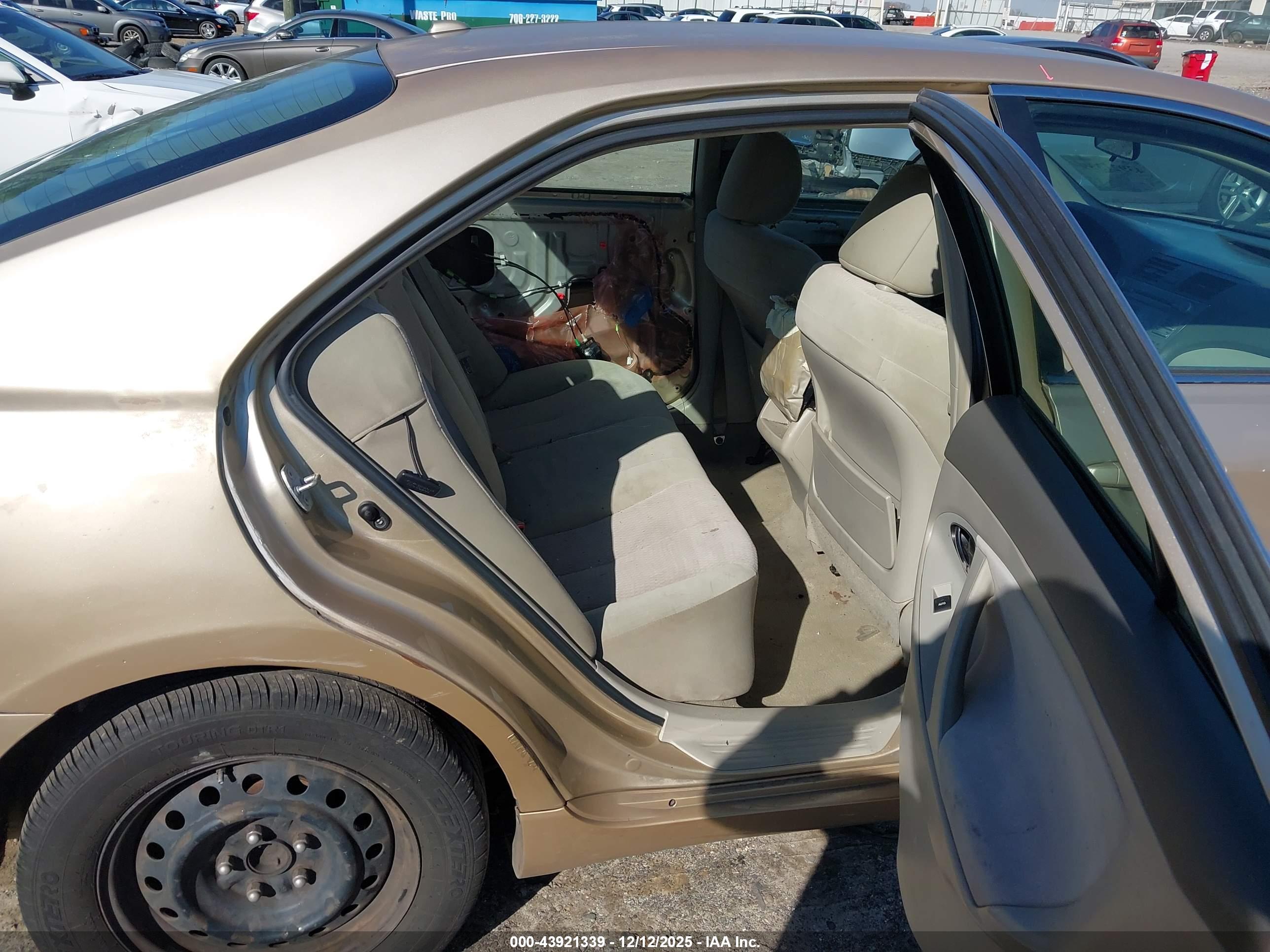 TOYOTA CAMRY image 8