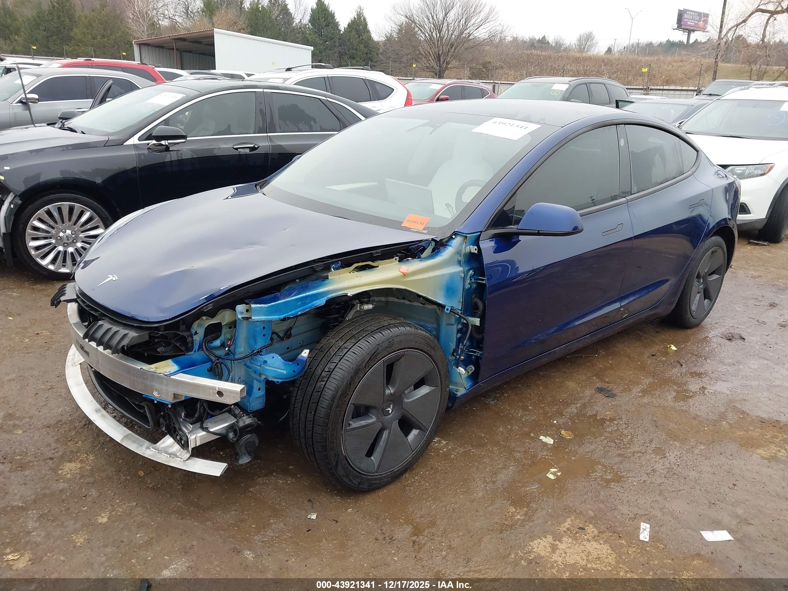 TESLA MODEL image 2