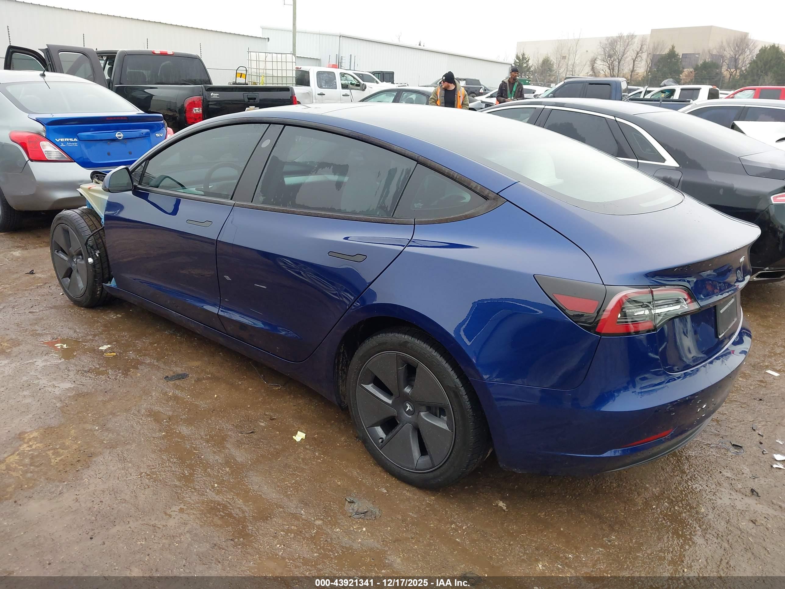 TESLA MODEL image 3