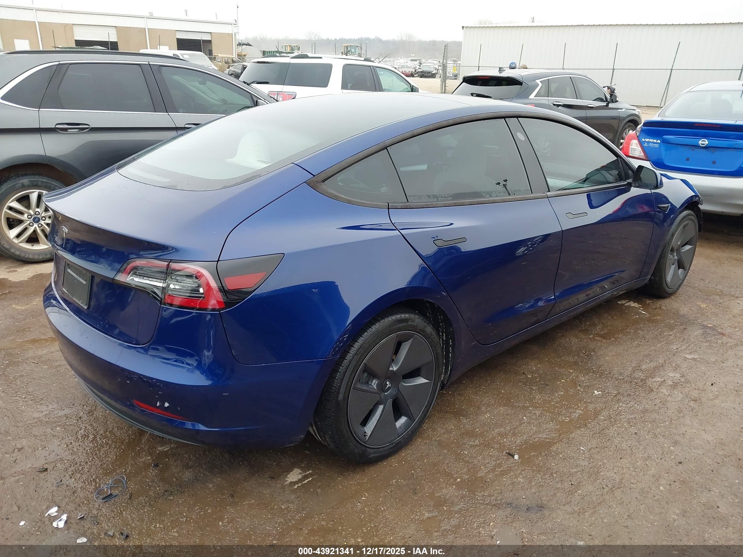 TESLA MODEL image 4
