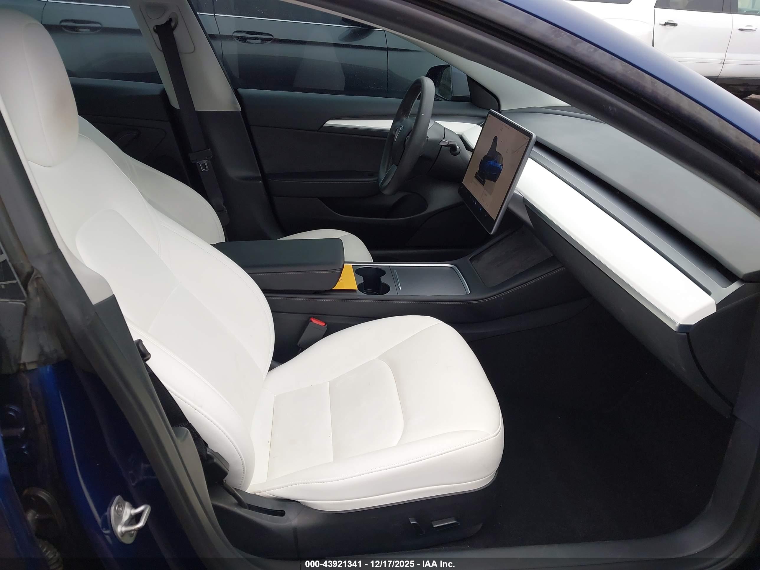 TESLA MODEL image 5