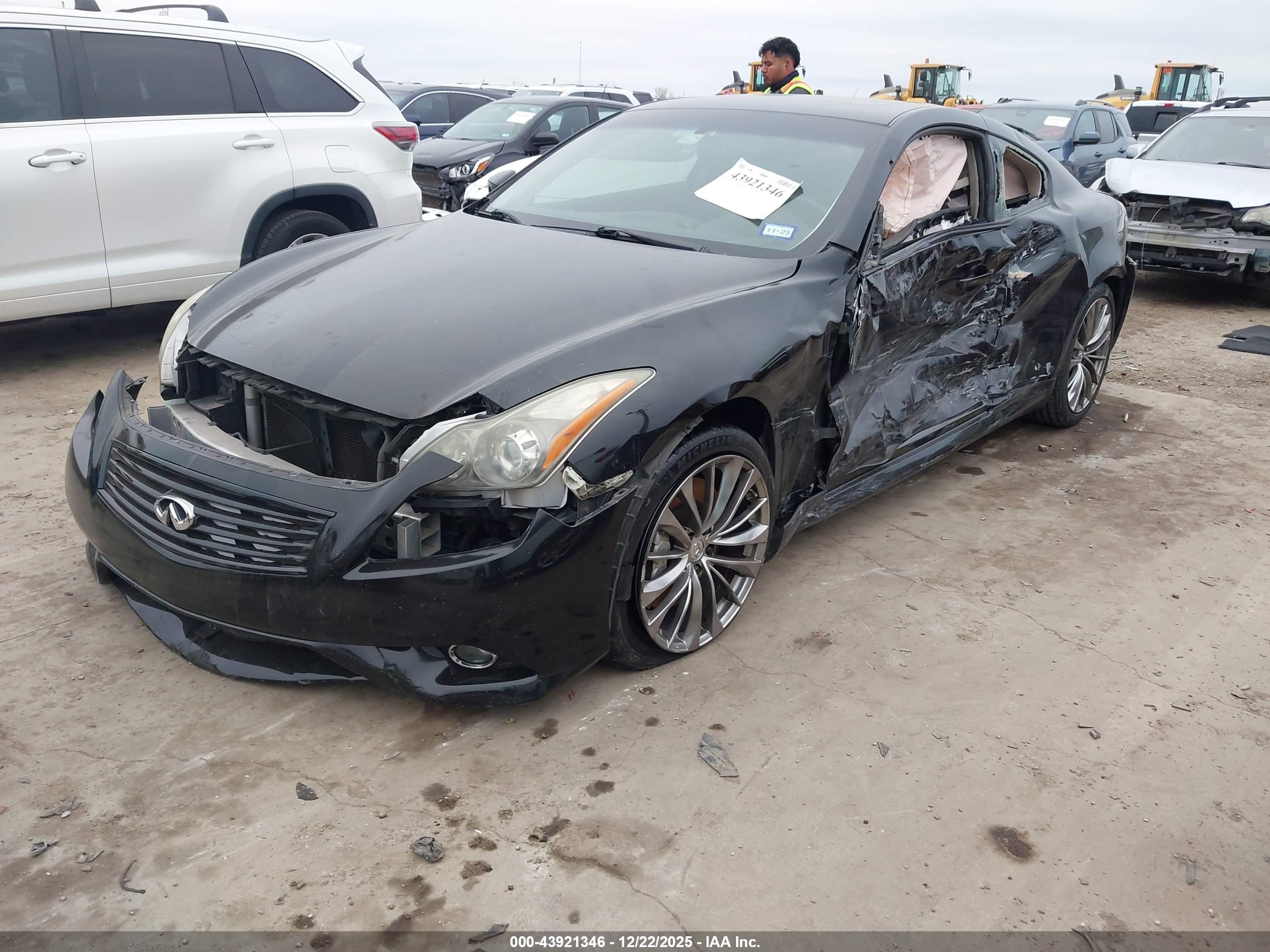 INFINITI G37 image 2