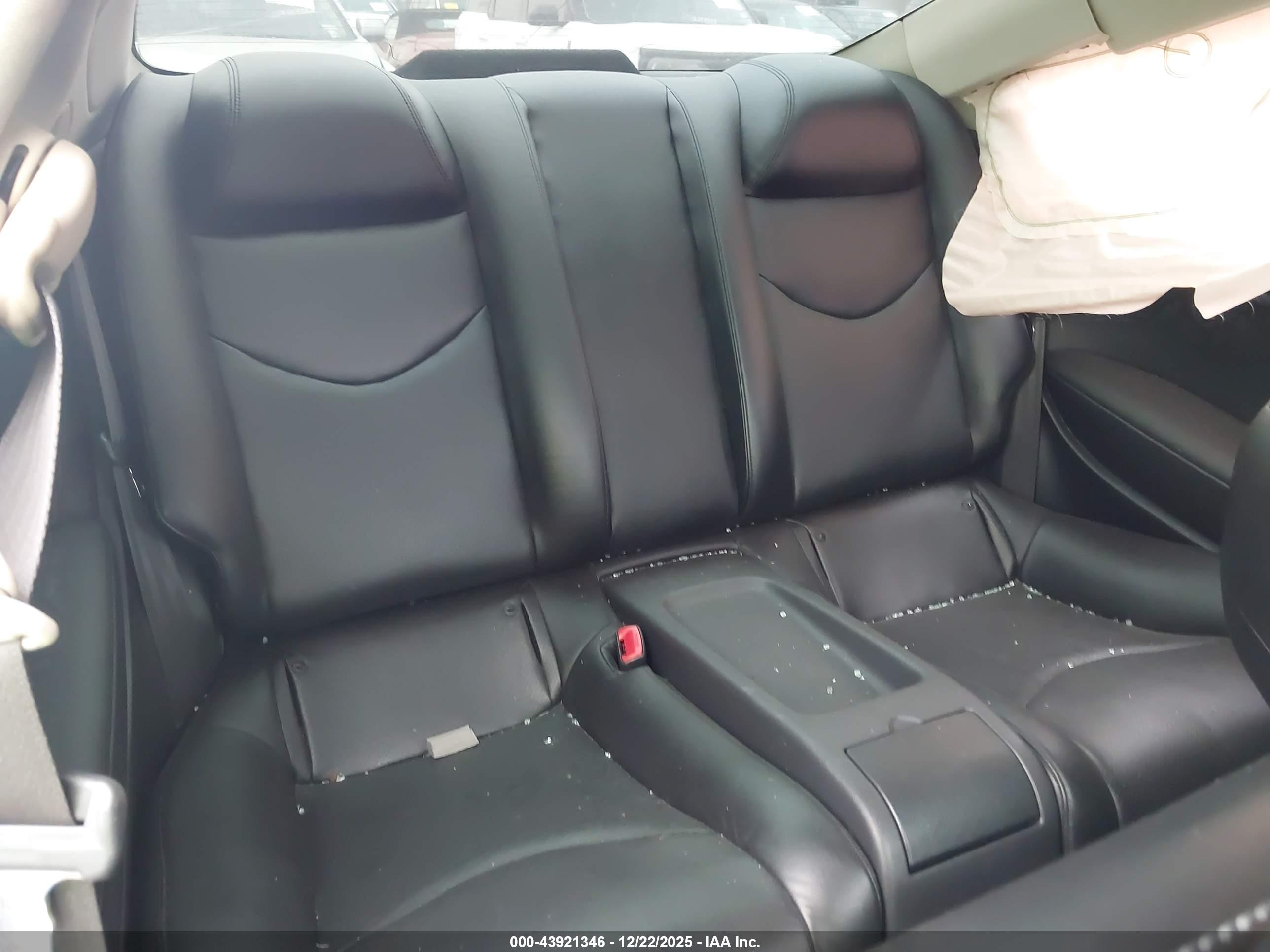 INFINITI G37 image 8