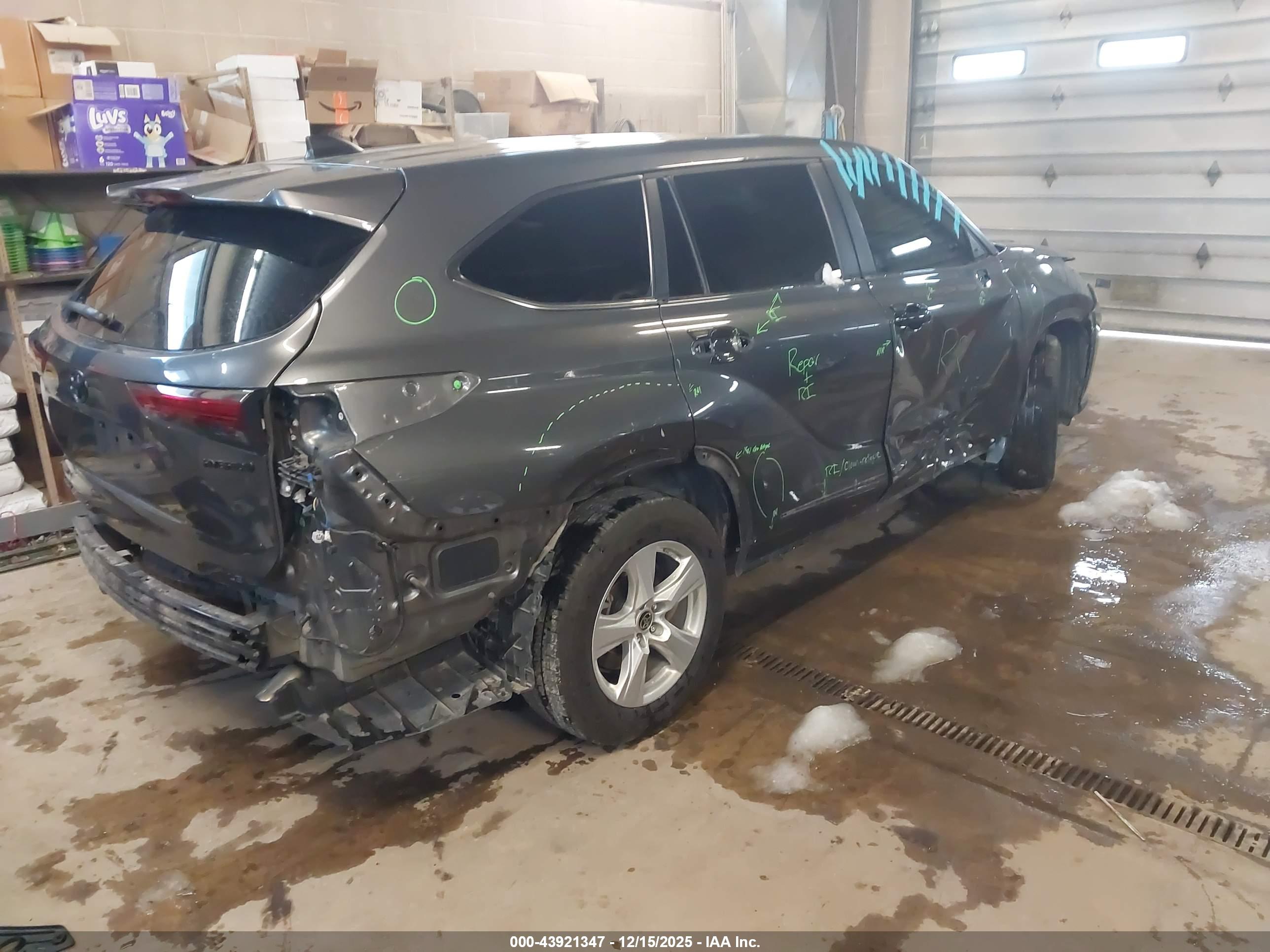 TOYOTA HIGHLANDER image 4