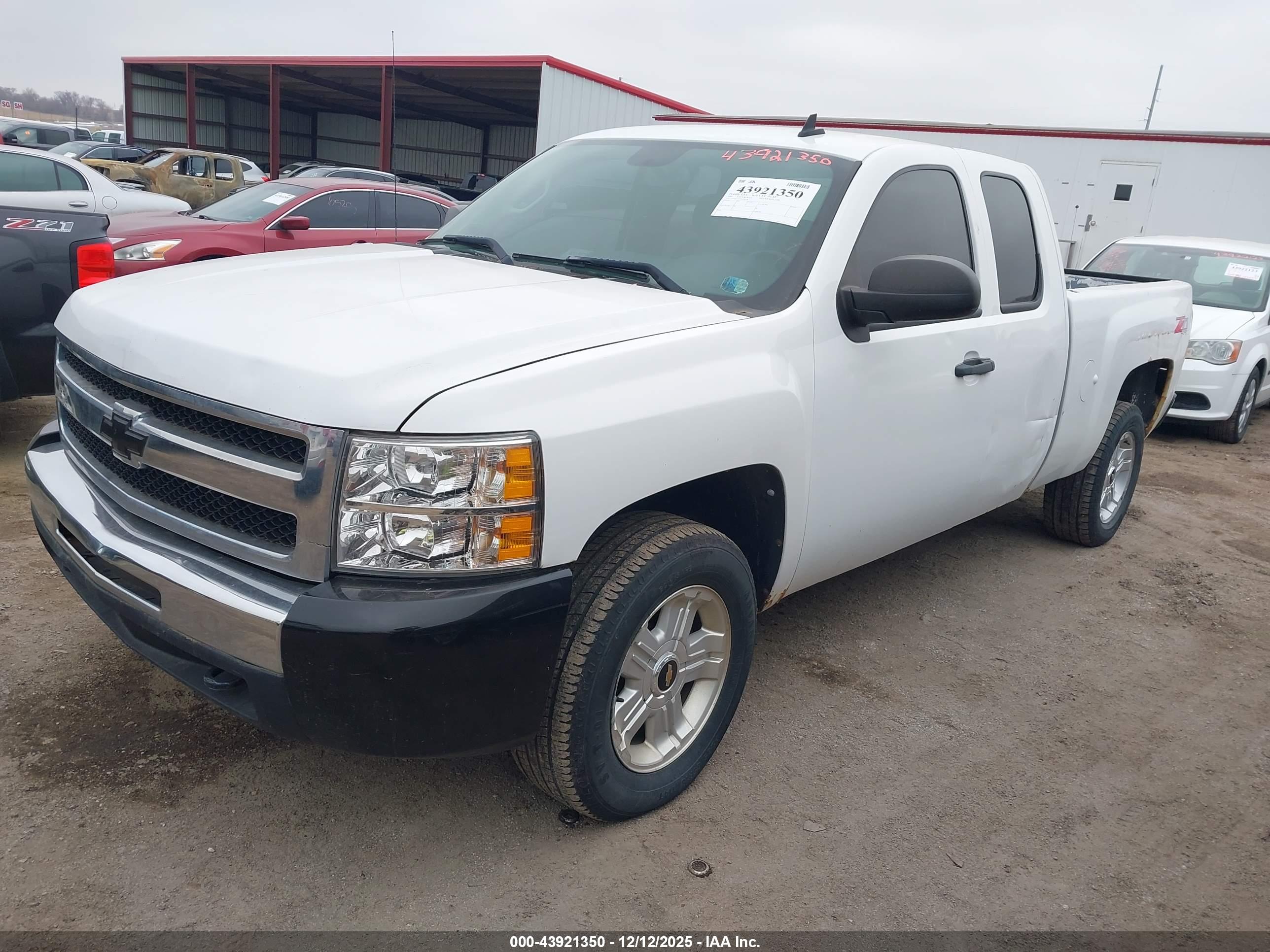 CHEVROLET SILVERADO image 2