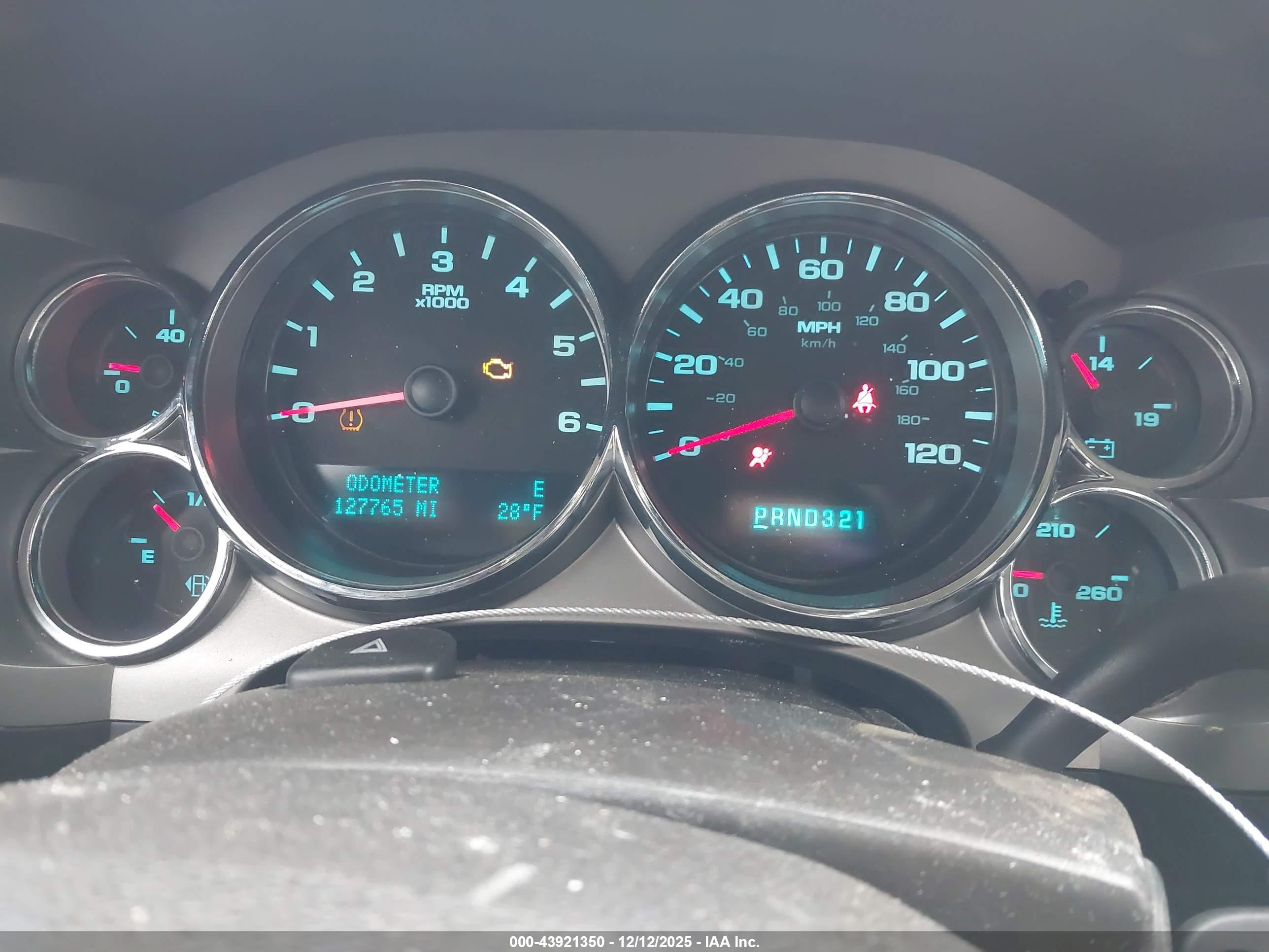 CHEVROLET SILVERADO image 7
