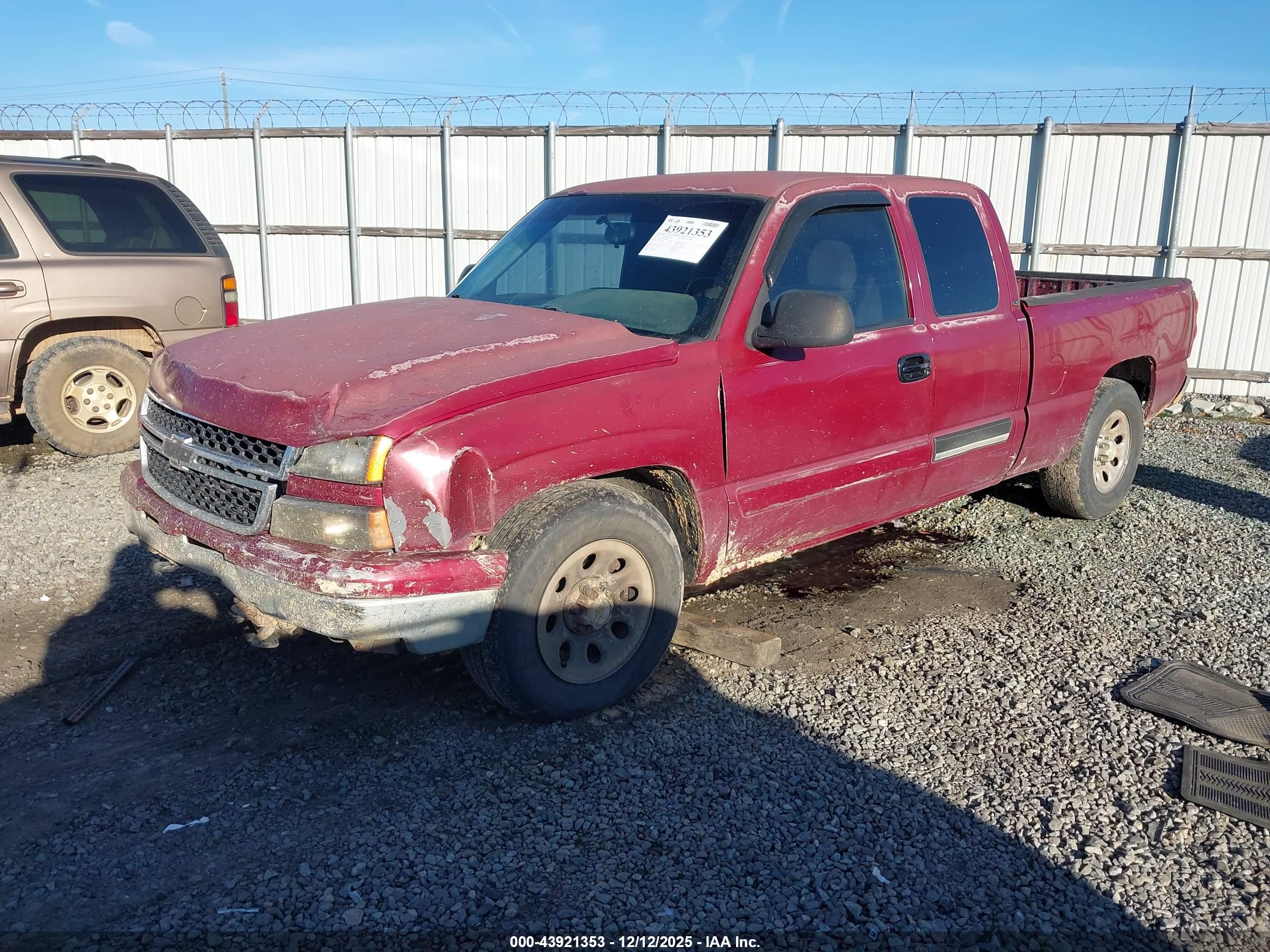 CHEVROLET SILVERADO image 2