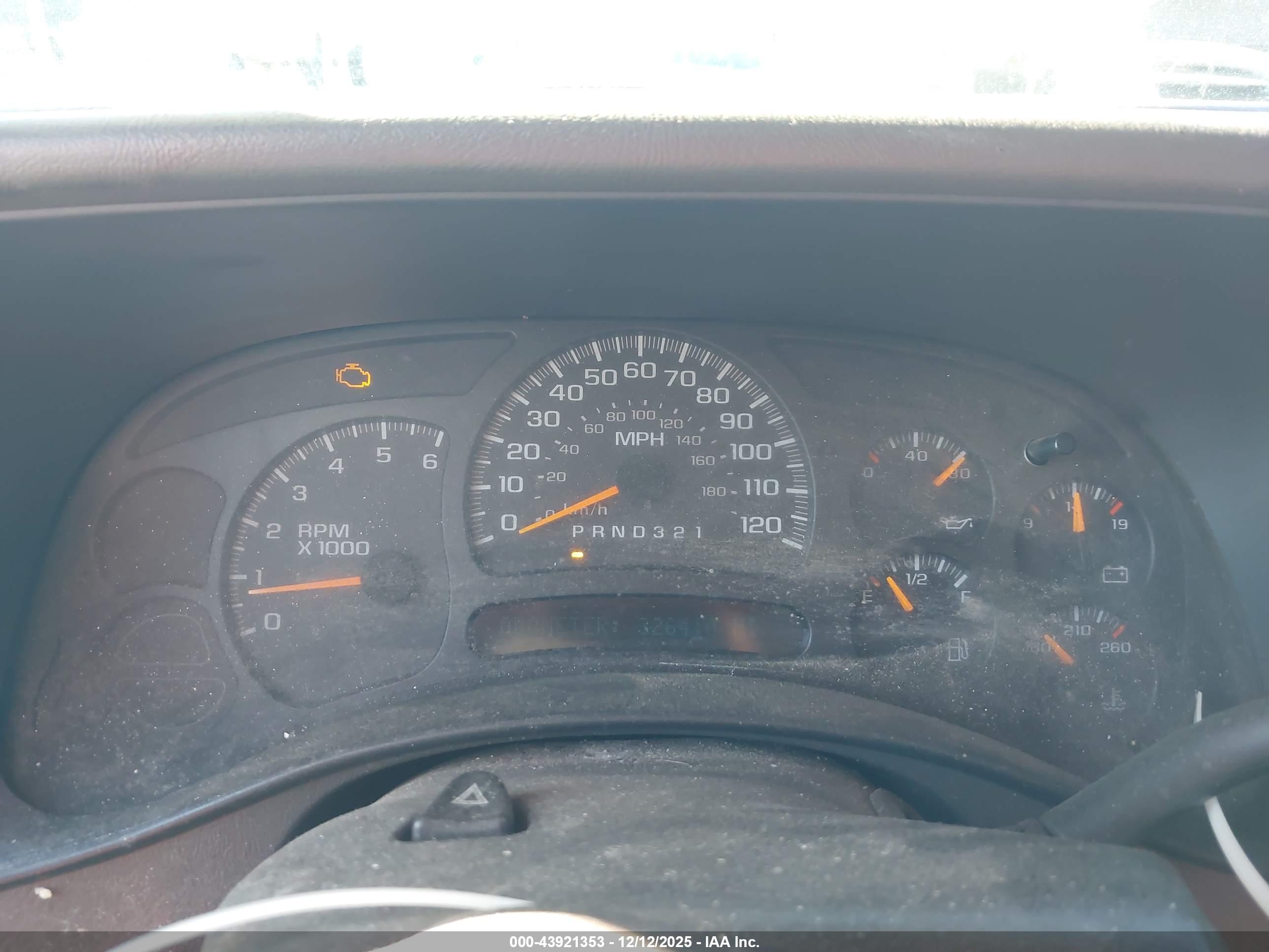 CHEVROLET SILVERADO image 7