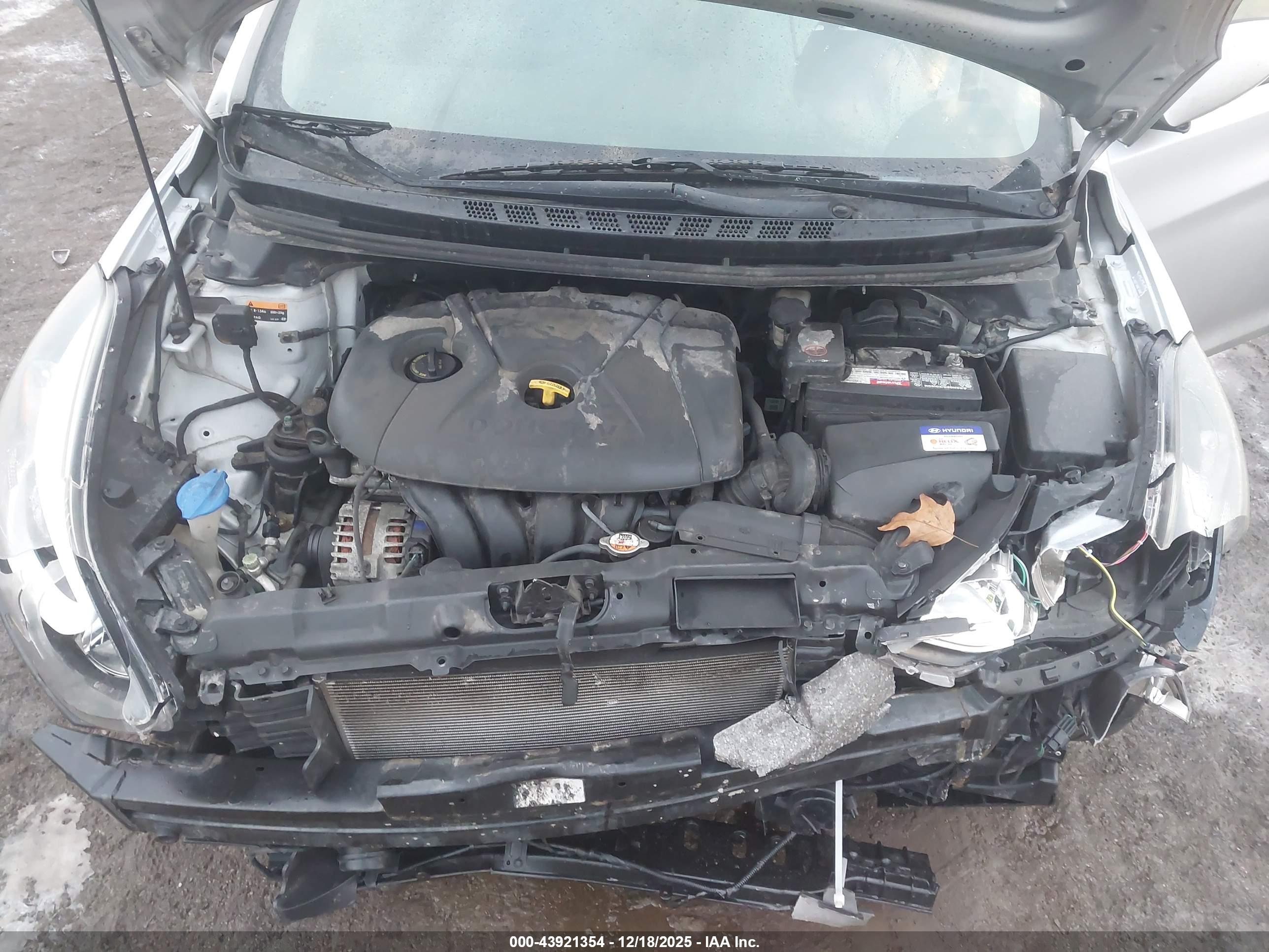 HYUNDAI ELANTRA image 10