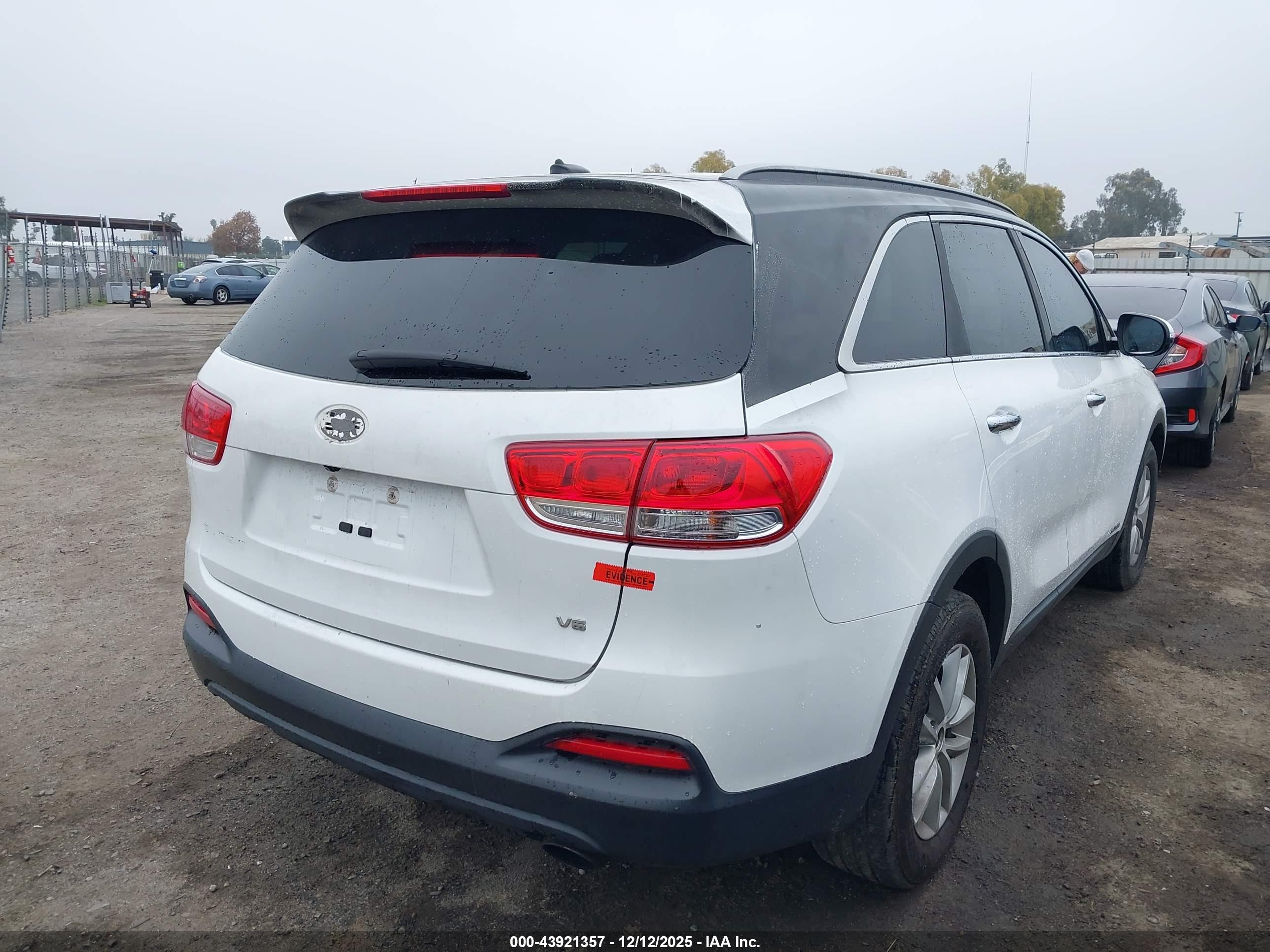 KIA SORENTO image 4