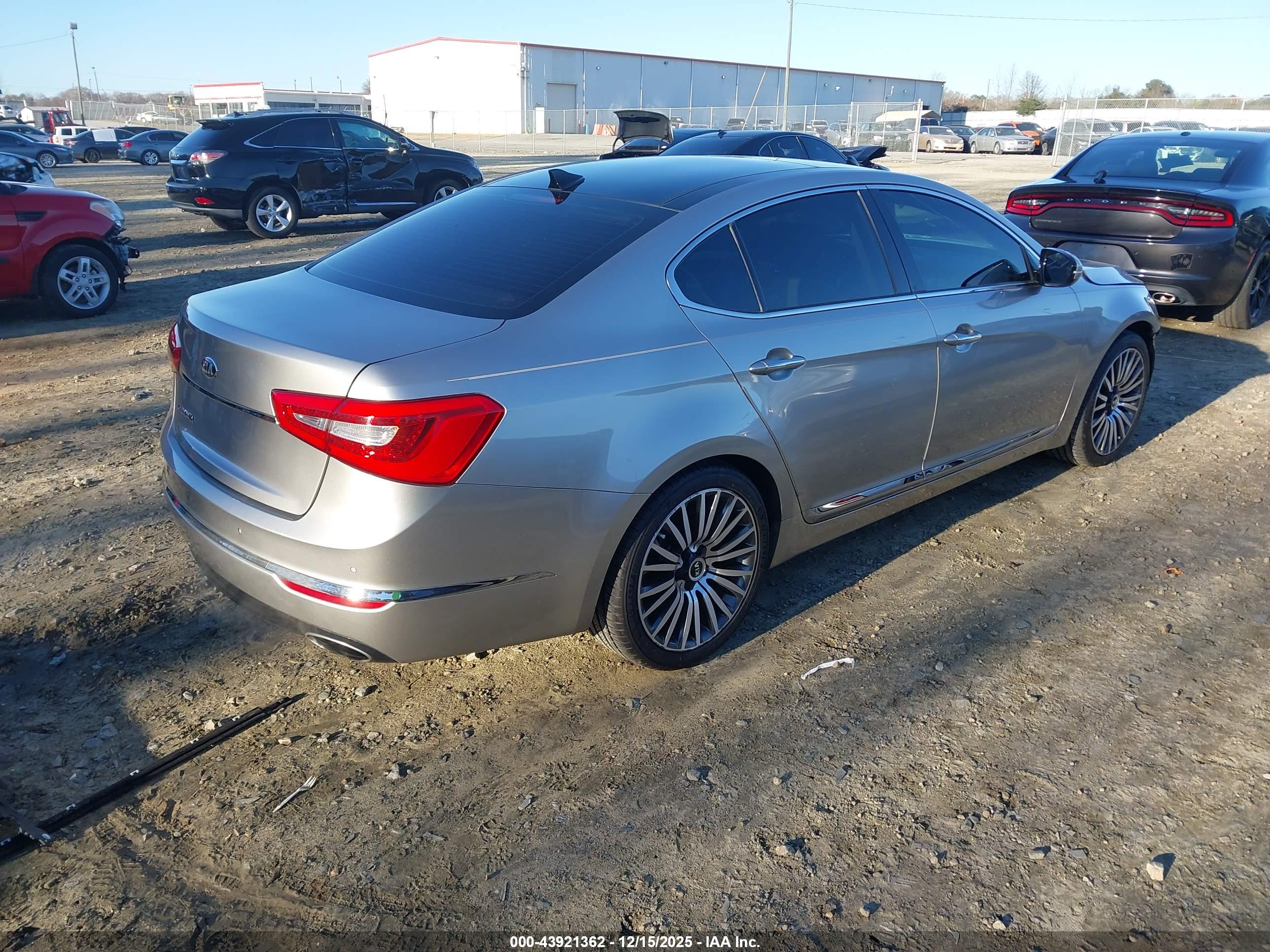 KIA CADENZA image 4