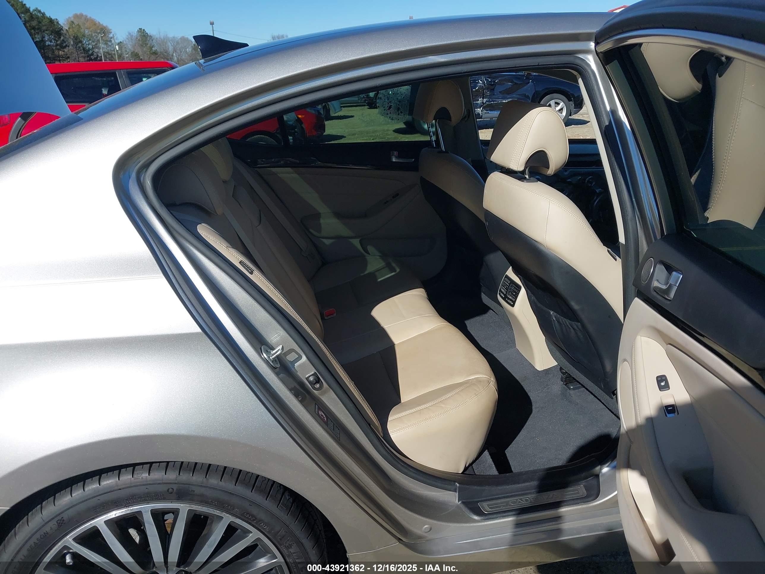 KIA CADENZA image 8
