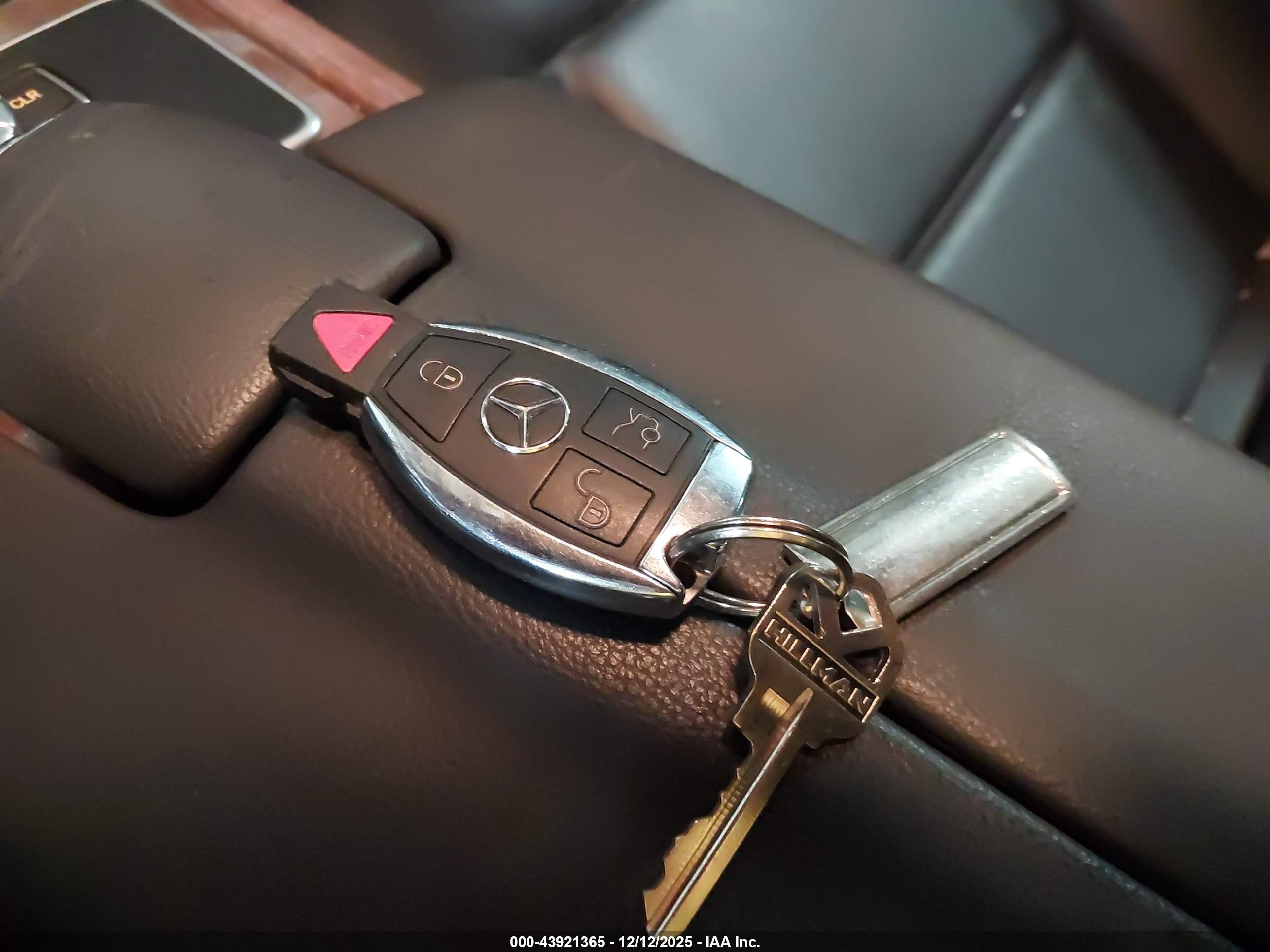 MERCEDES-BENZ E image 11