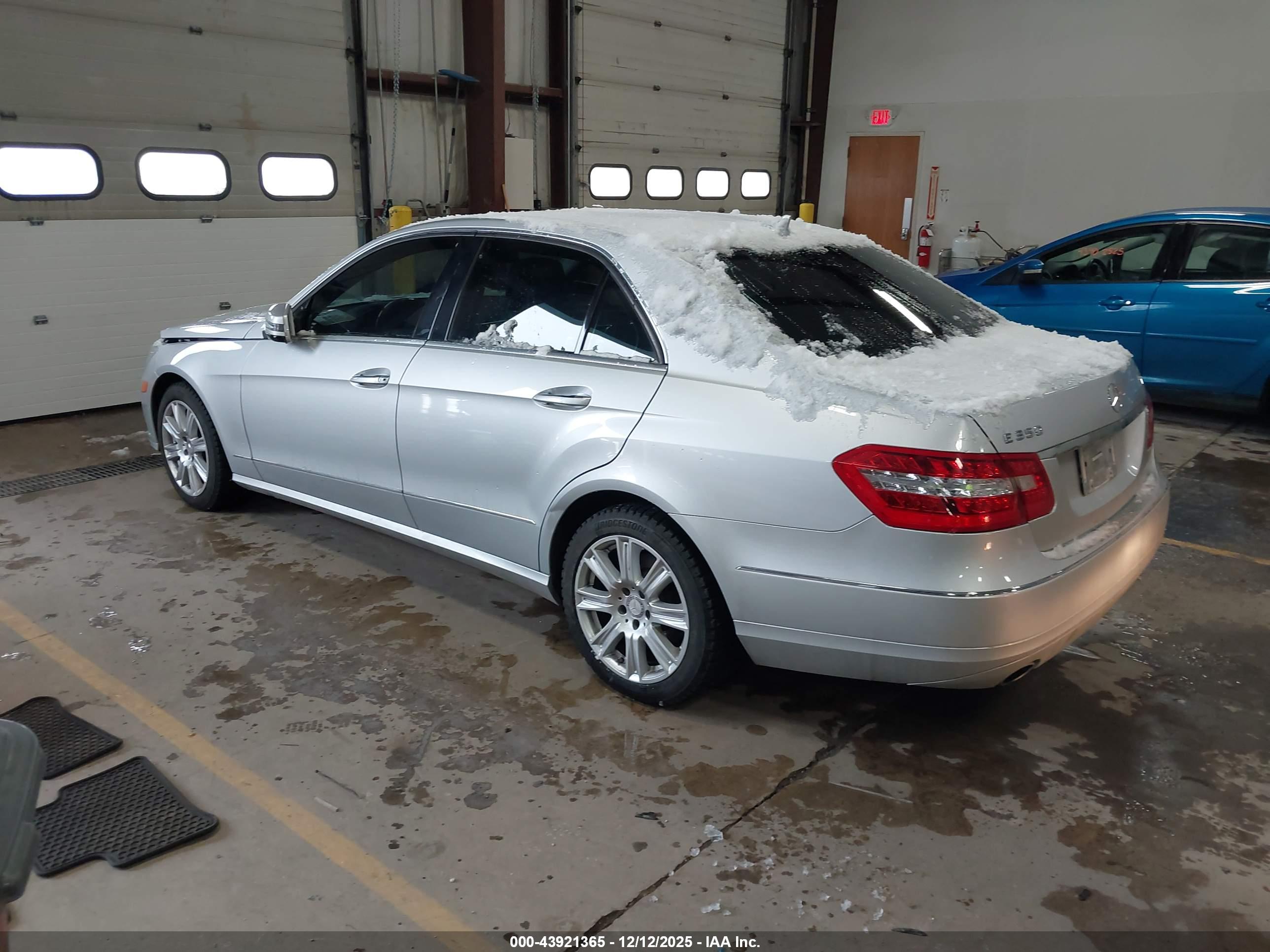 MERCEDES-BENZ E image 3