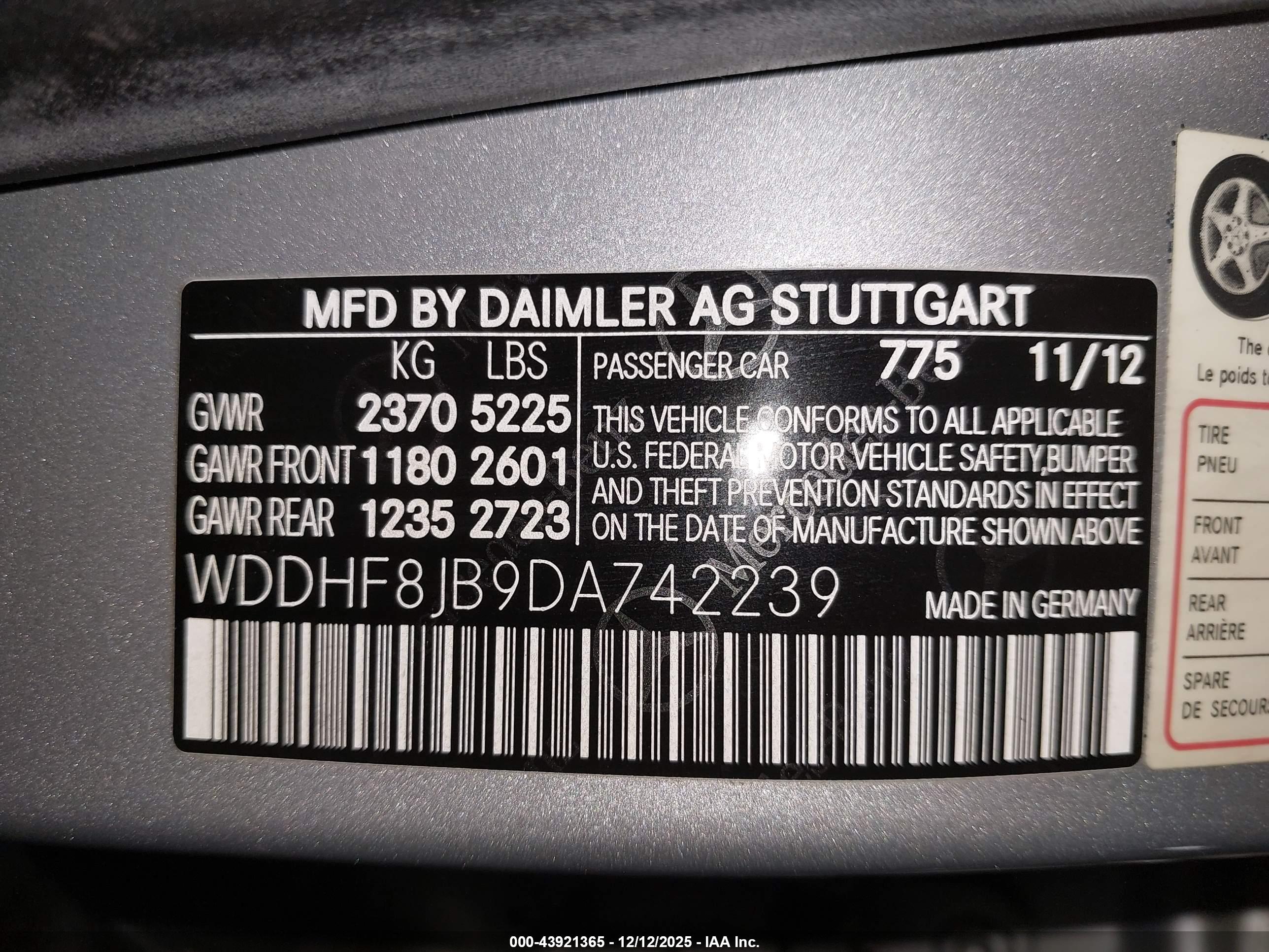 MERCEDES-BENZ E image 9