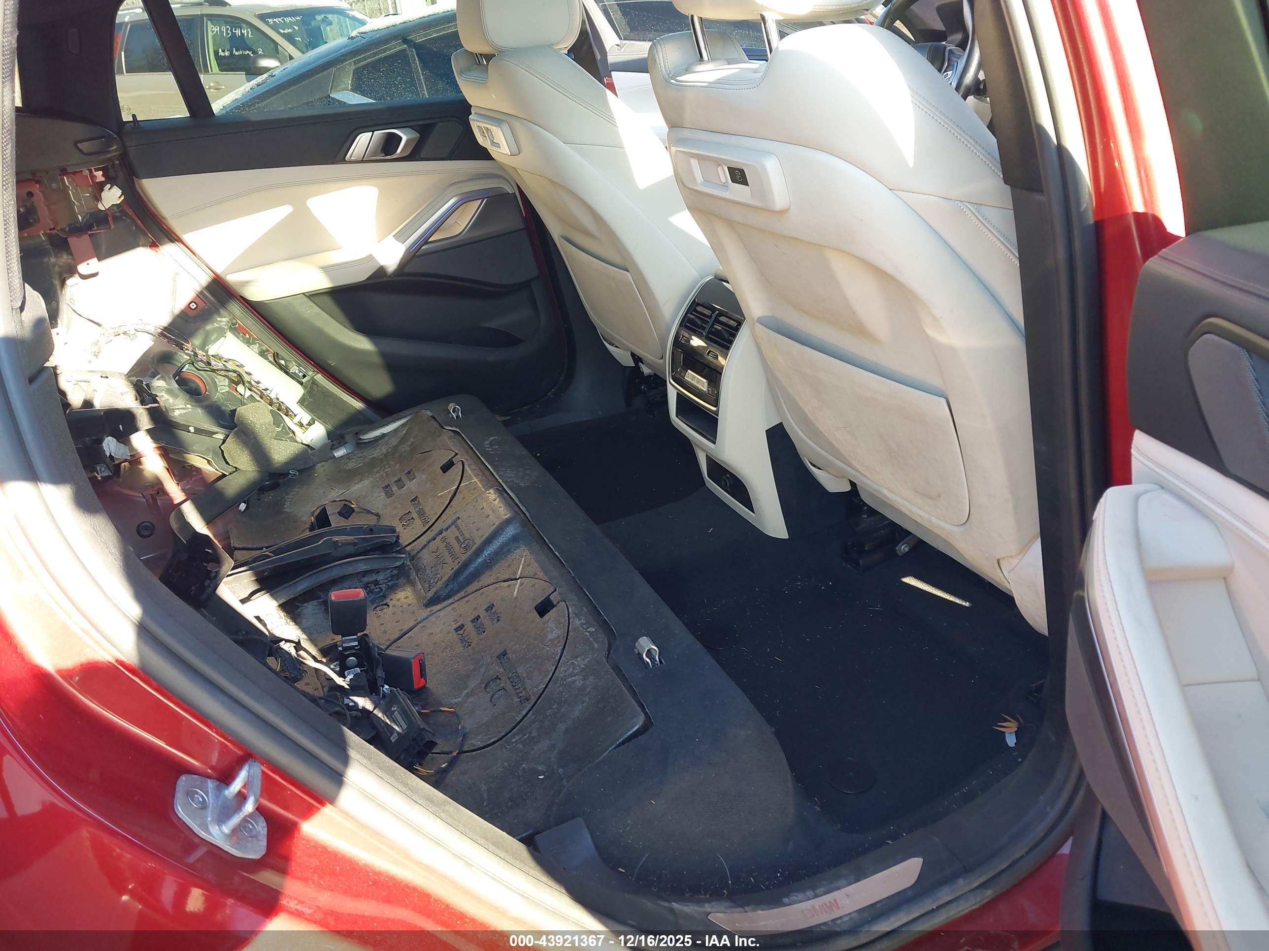 BMW X6 image 8
