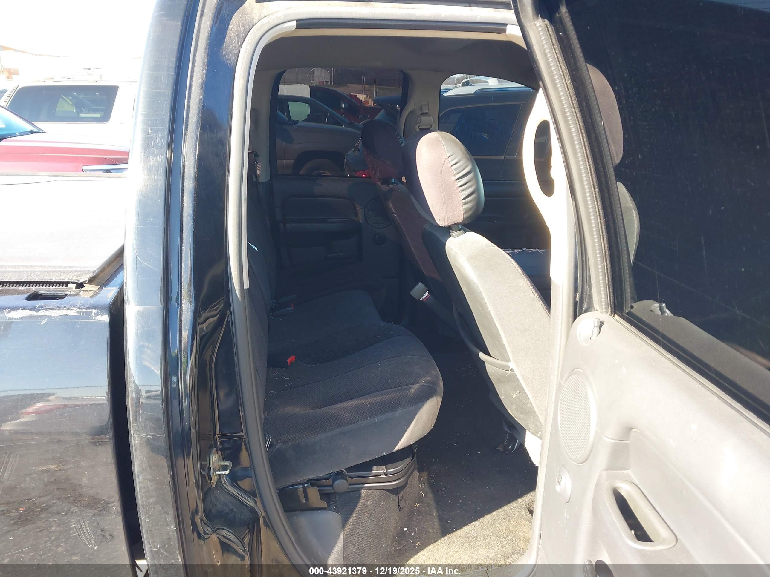 DODGE RAM image 8