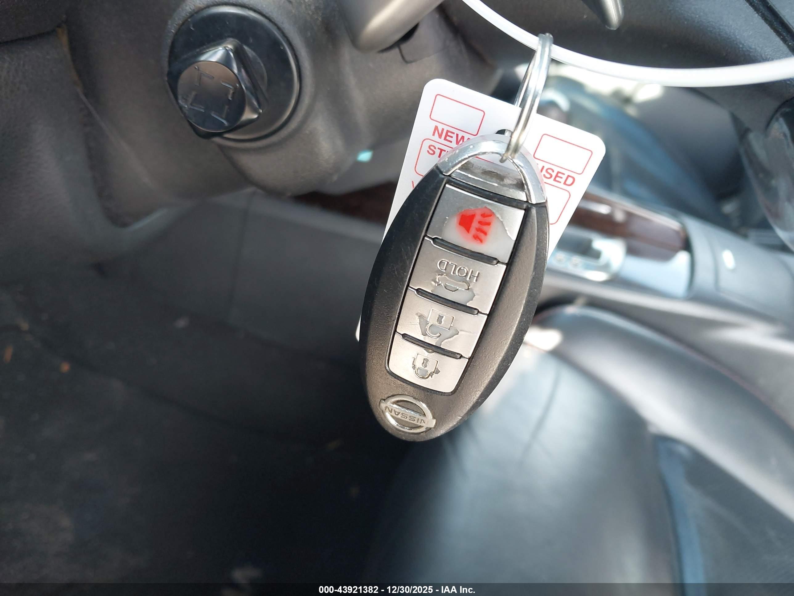 NISSAN MAXIMA image 11