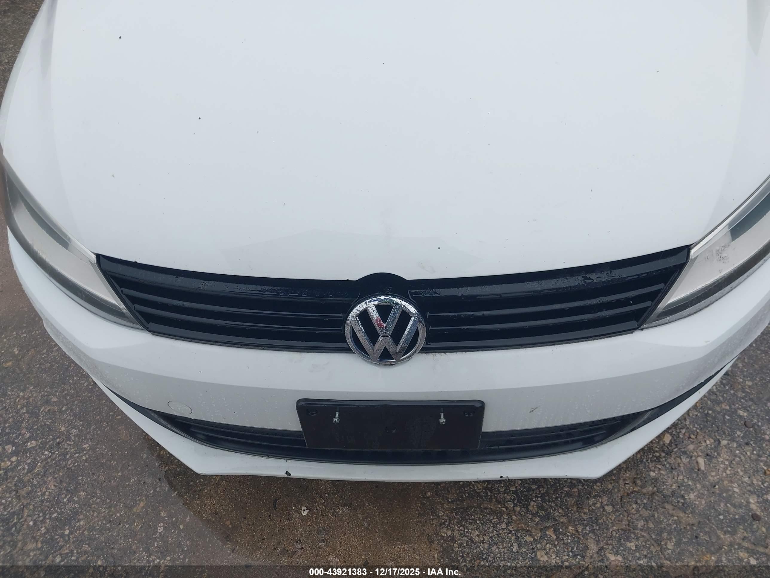 VOLKSWAGEN JETTA image 6