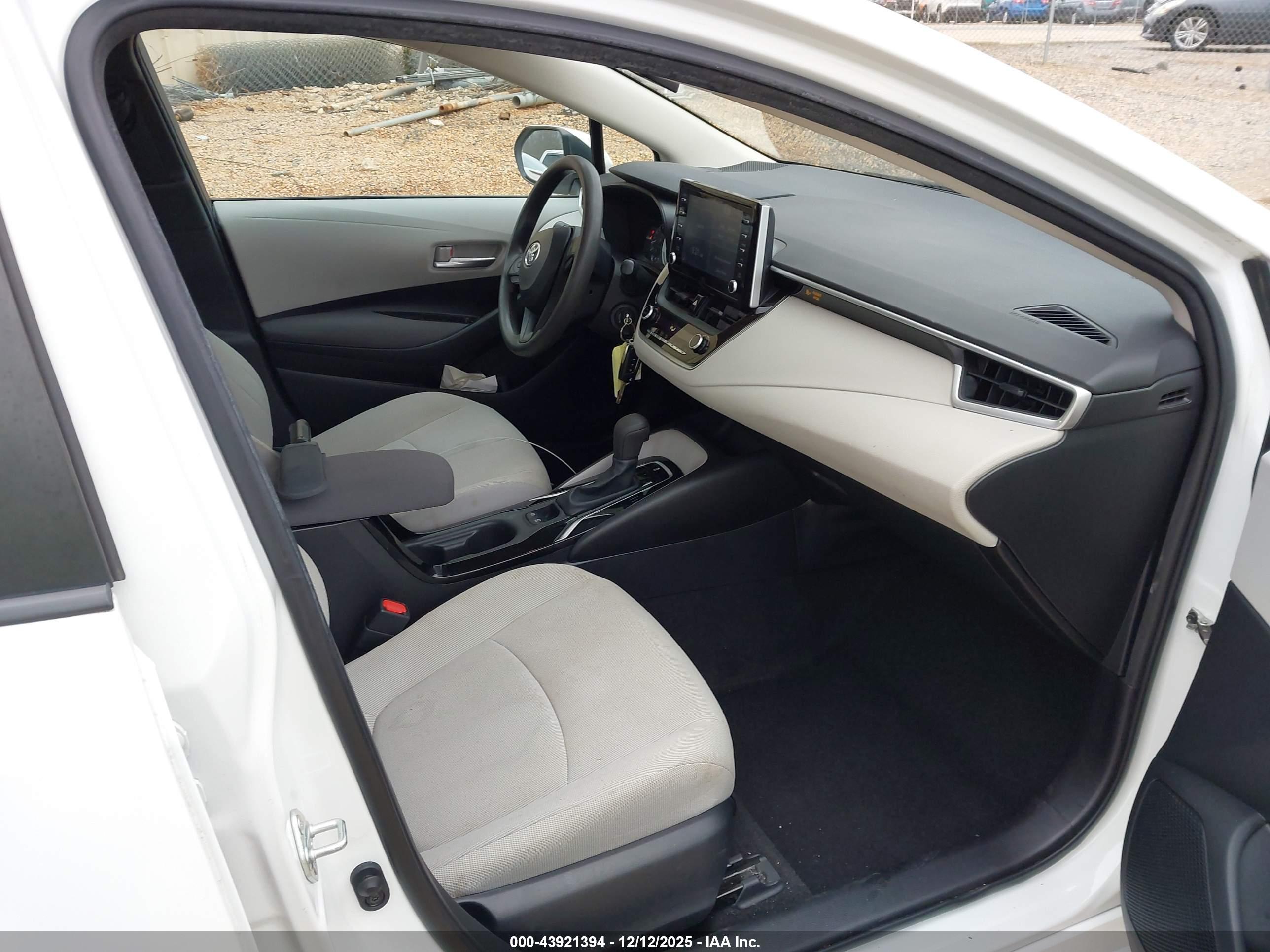 TOYOTA COROLLA image 5