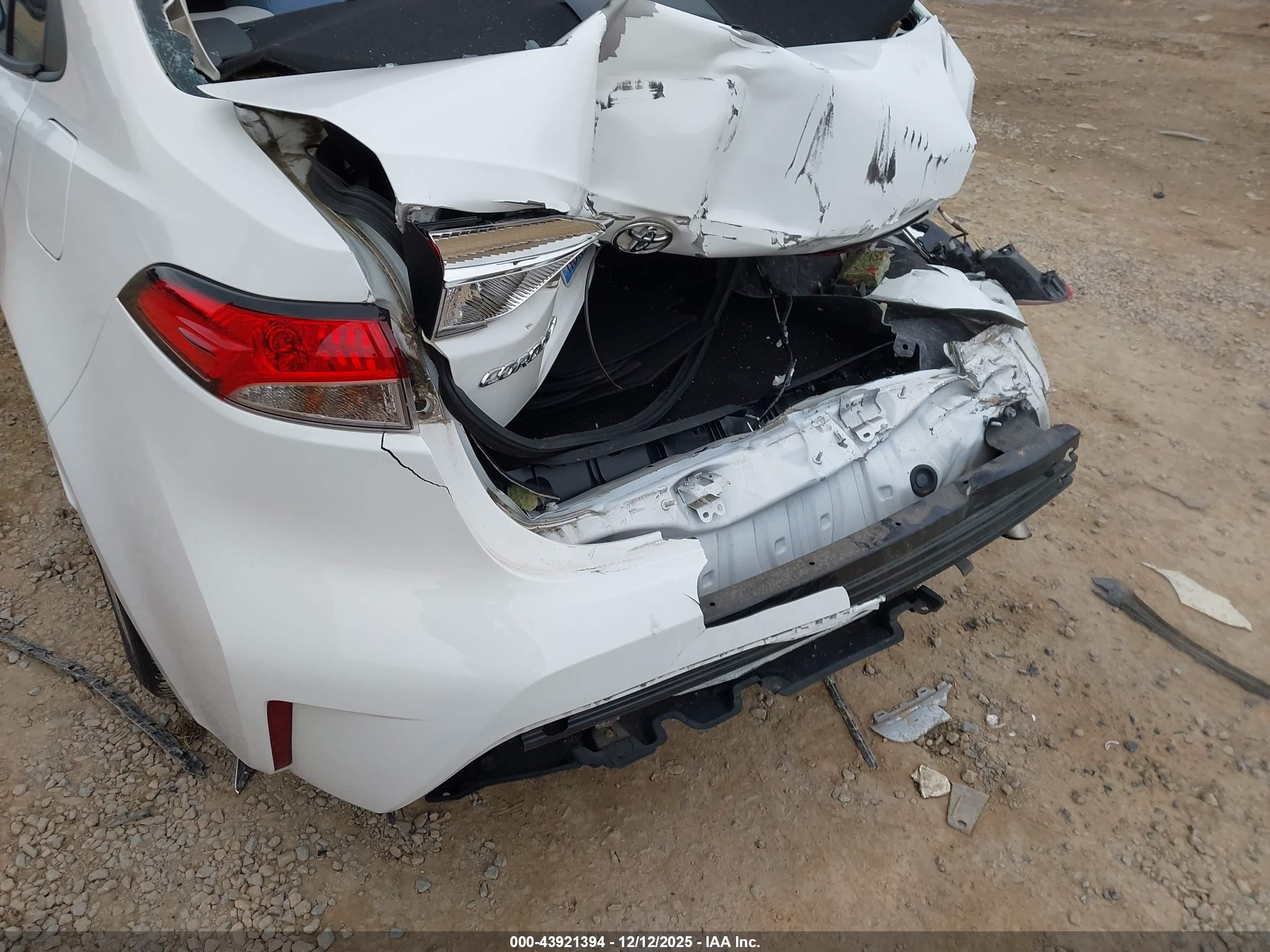 TOYOTA COROLLA image 6