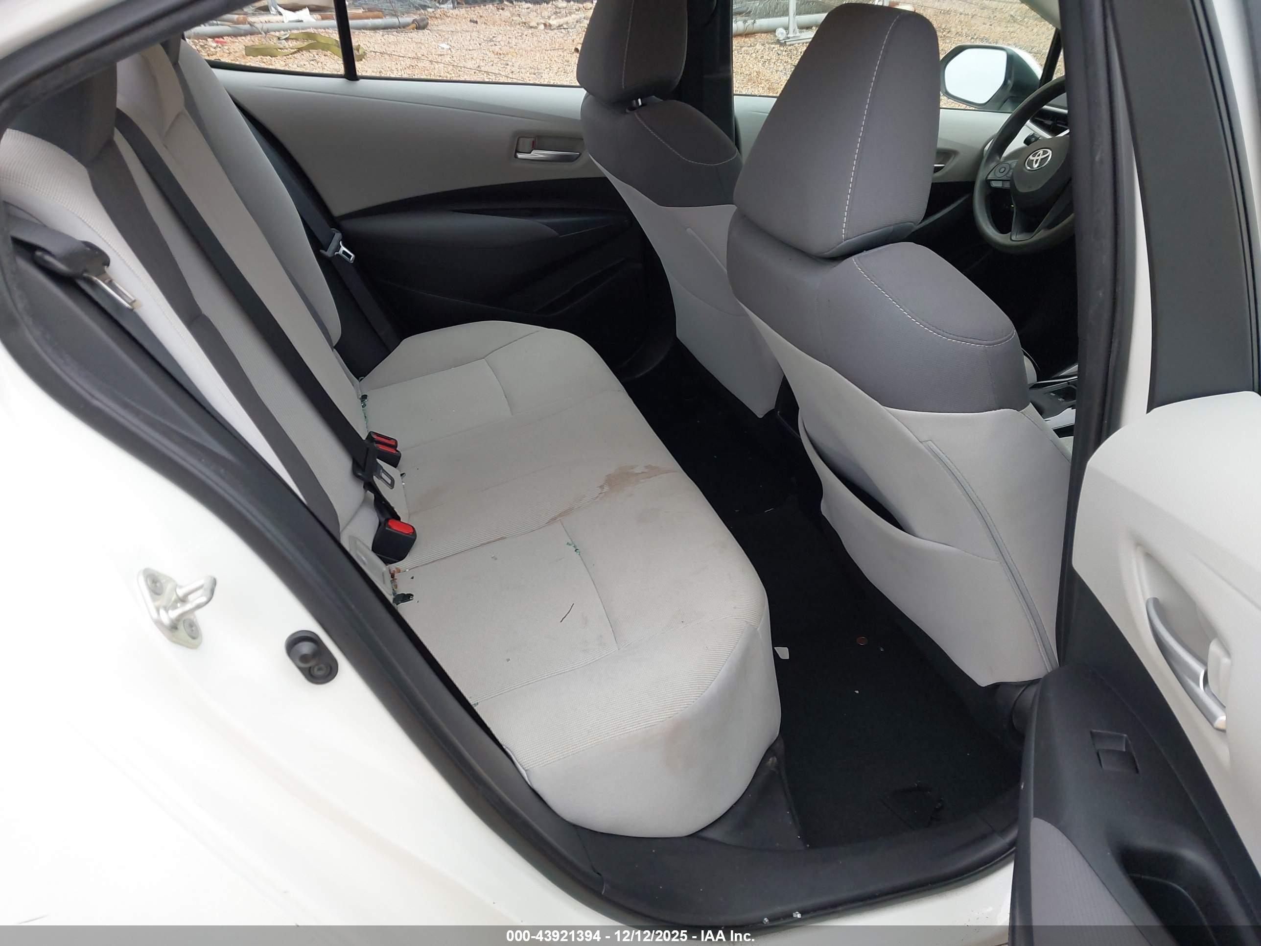 TOYOTA COROLLA image 8