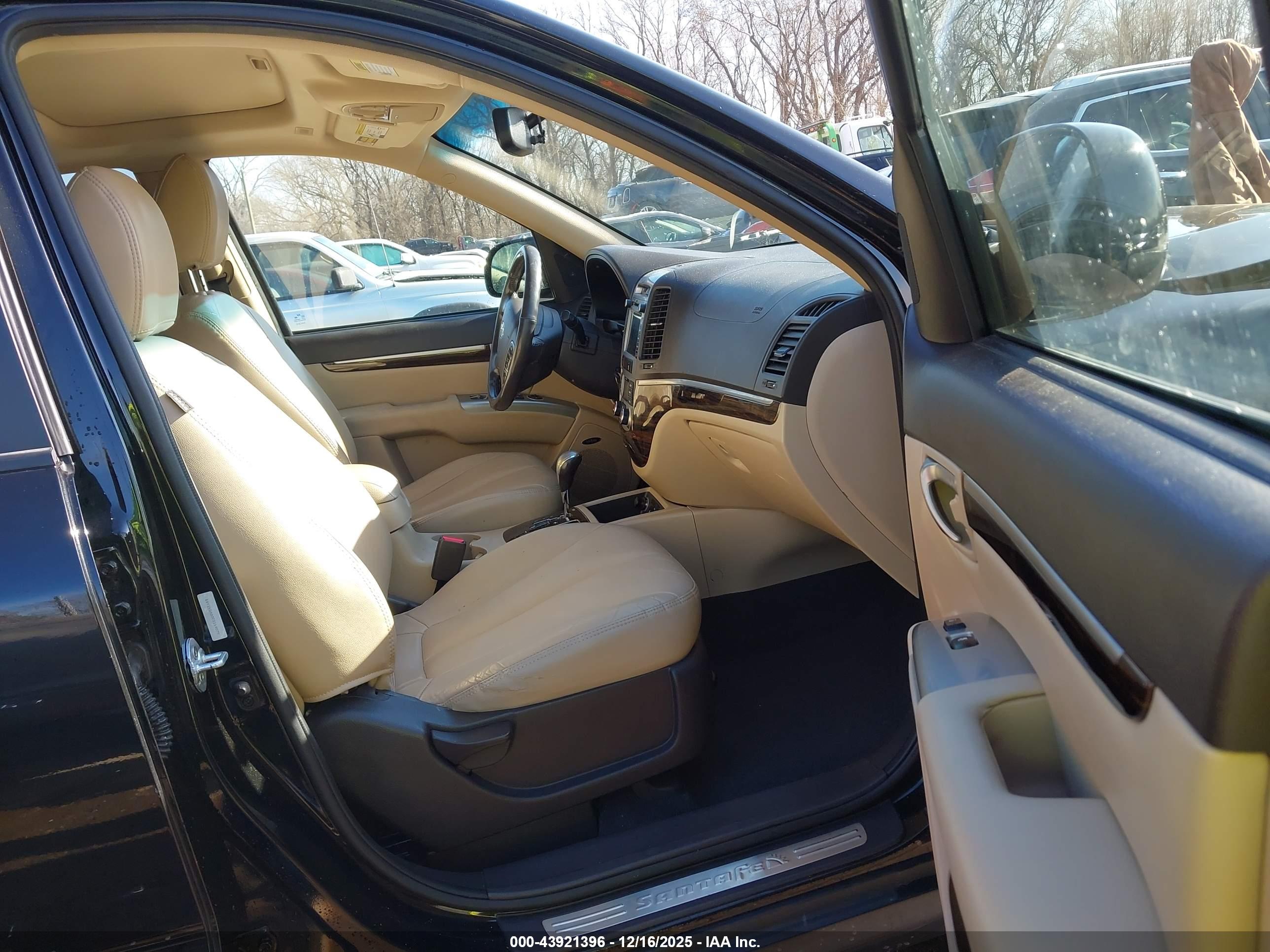 HYUNDAI SANTA image 5