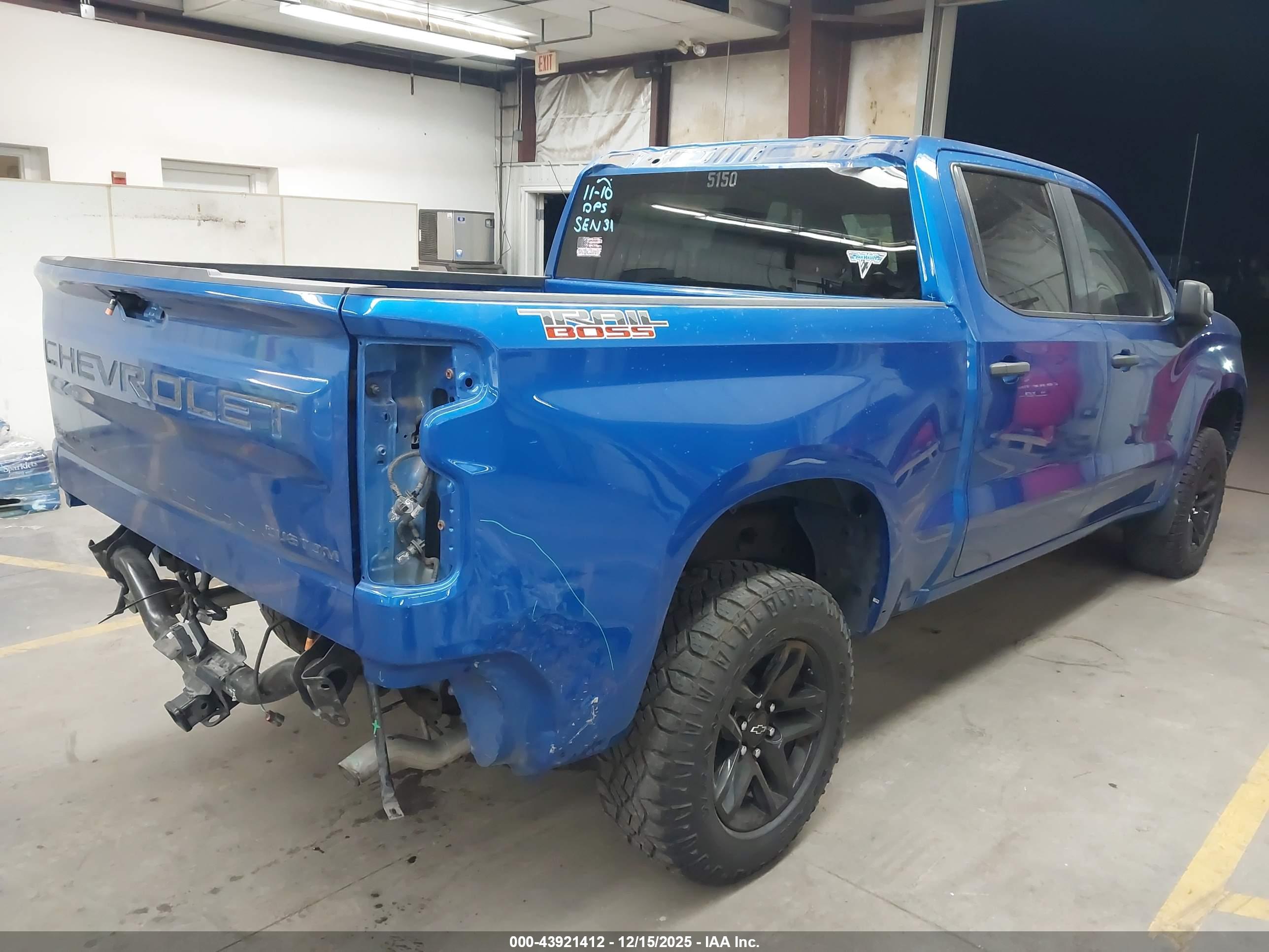 CHEVROLET SILVERADO image 4