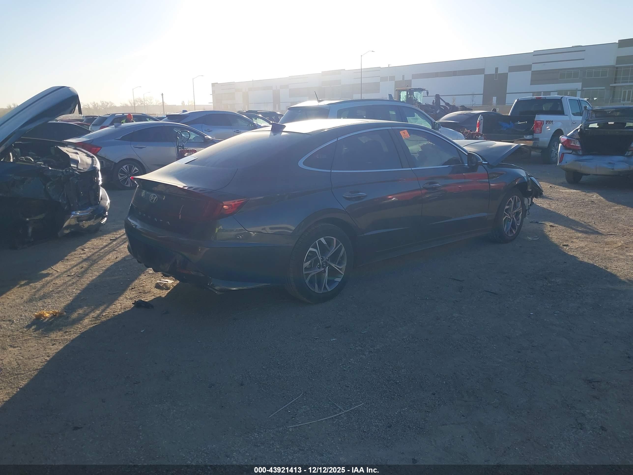 HYUNDAI SONATA image 4