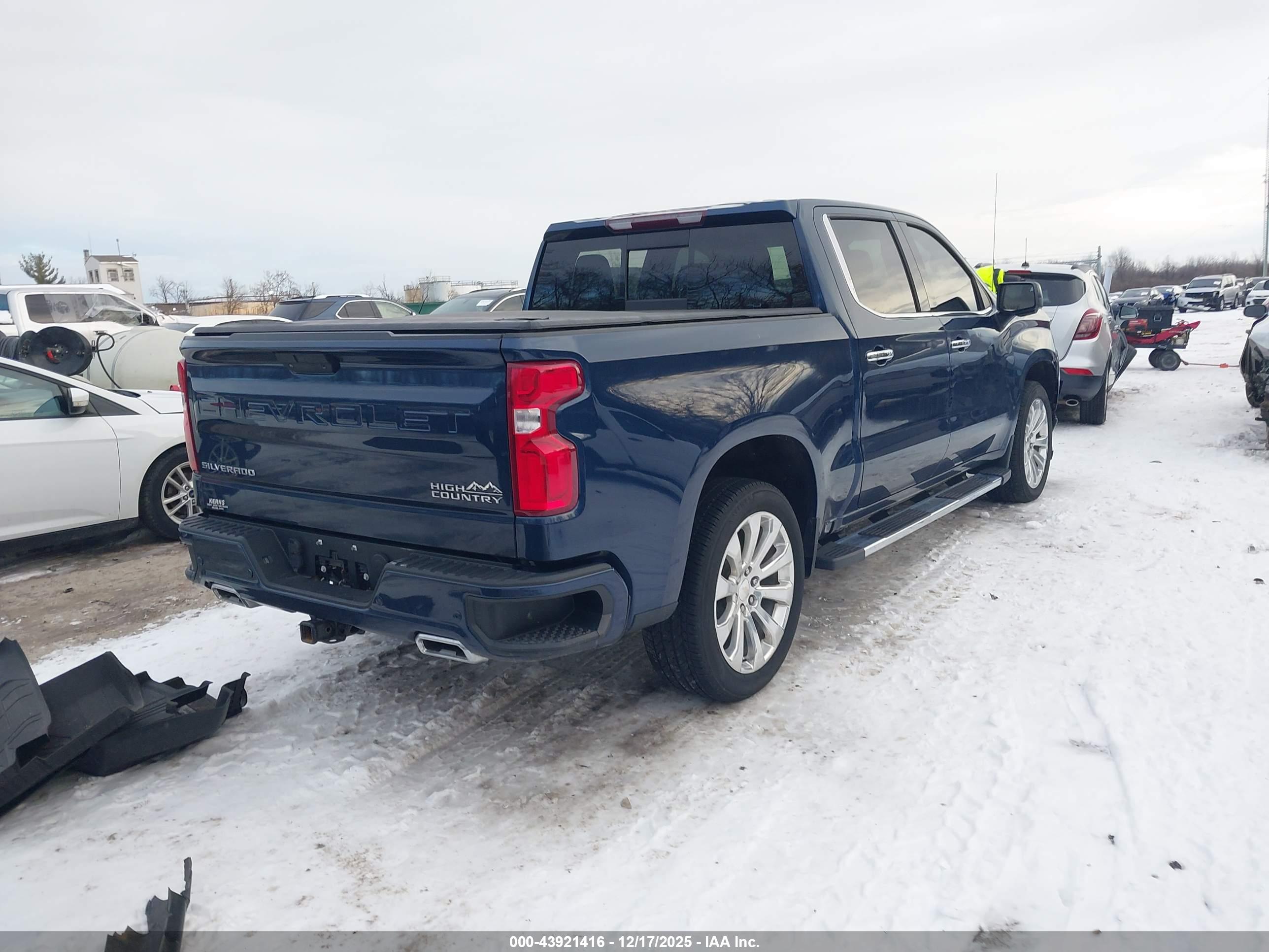 CHEVROLET SILVERADO image 4