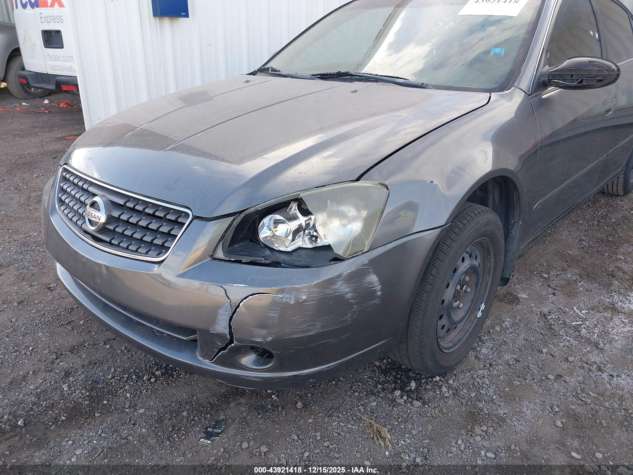 NISSAN ALTIMA image 6