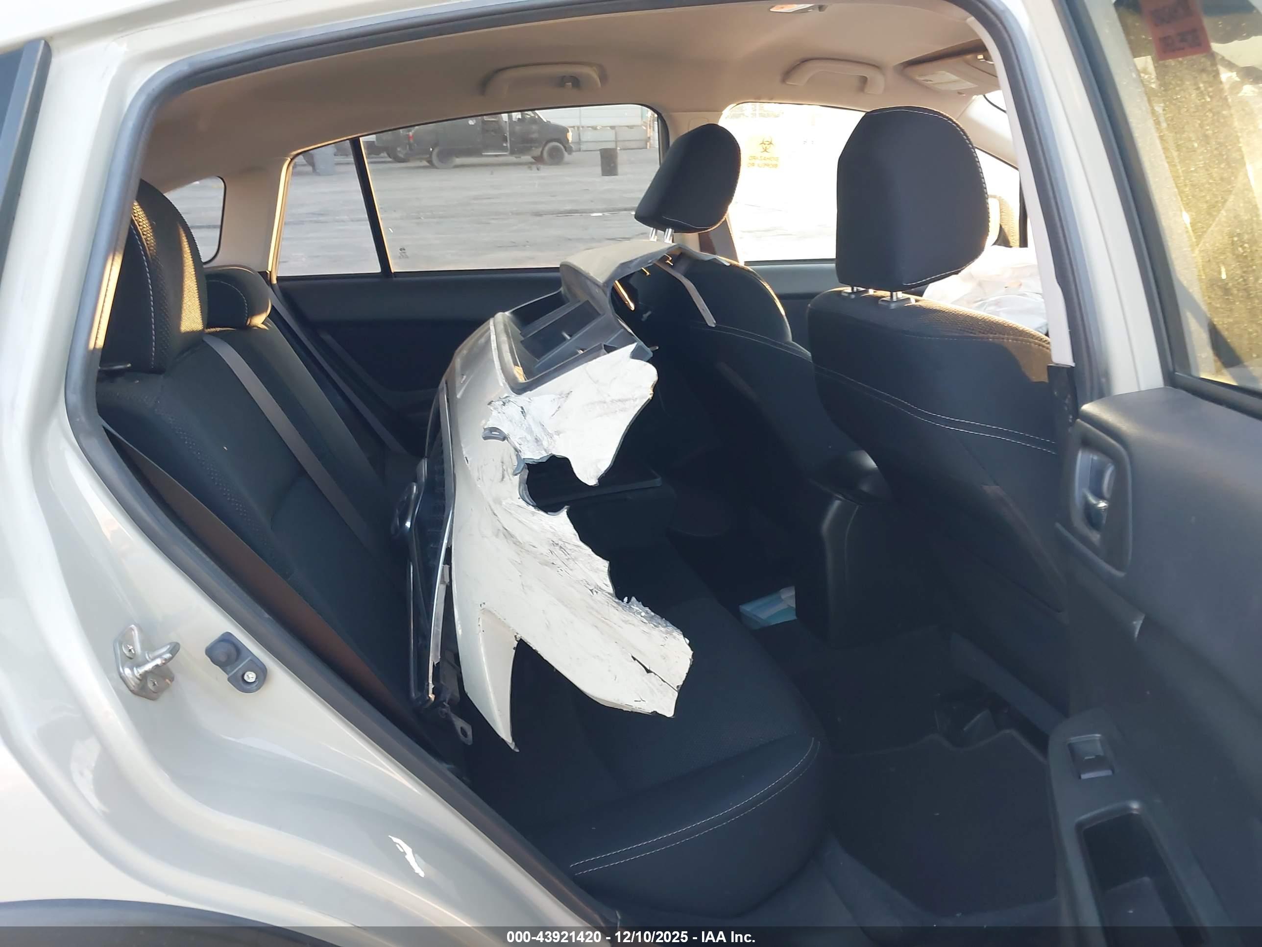 SUBARU XV image 8